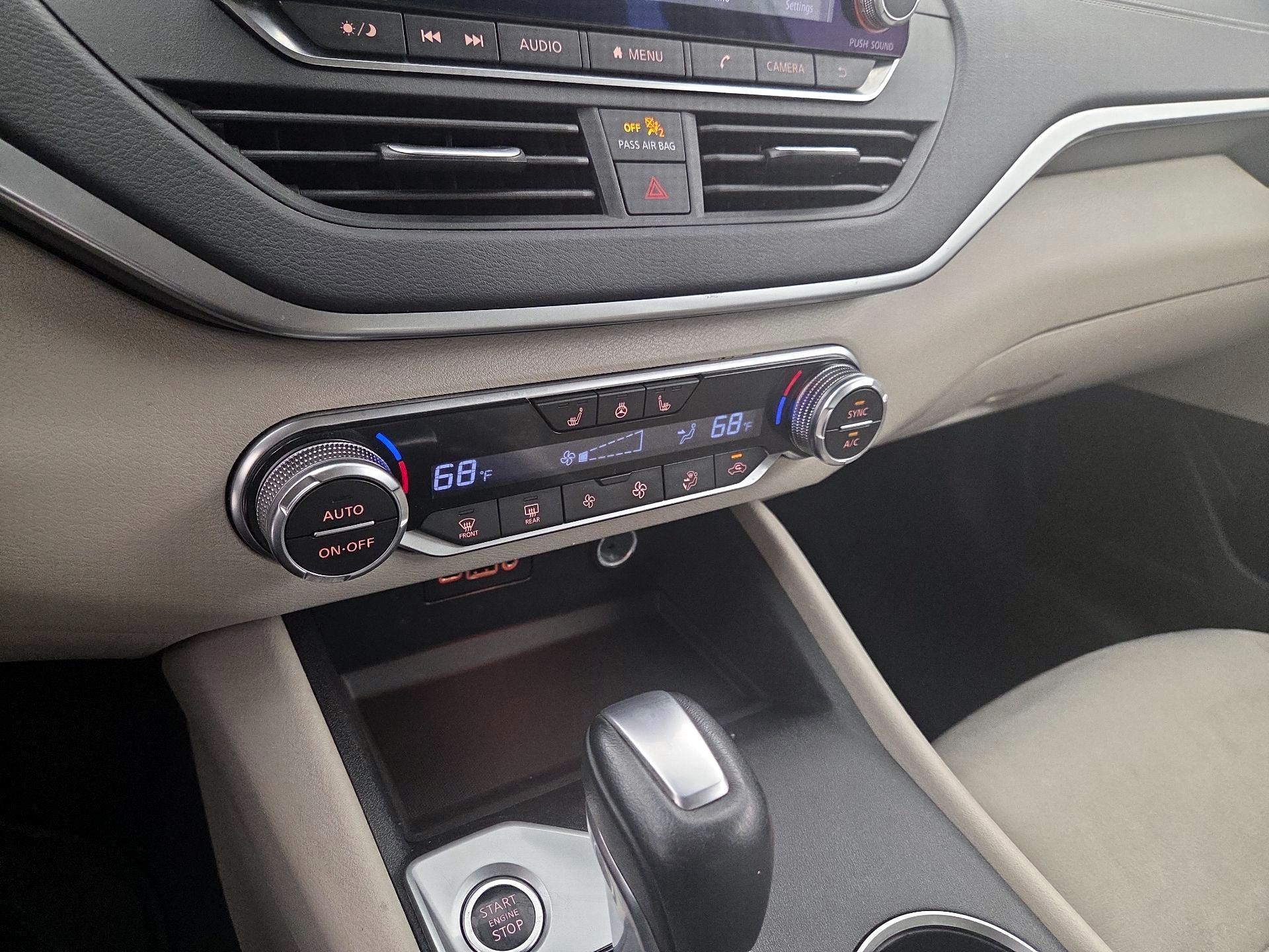 Thumbnail: 2019 Nissan Altima - 16