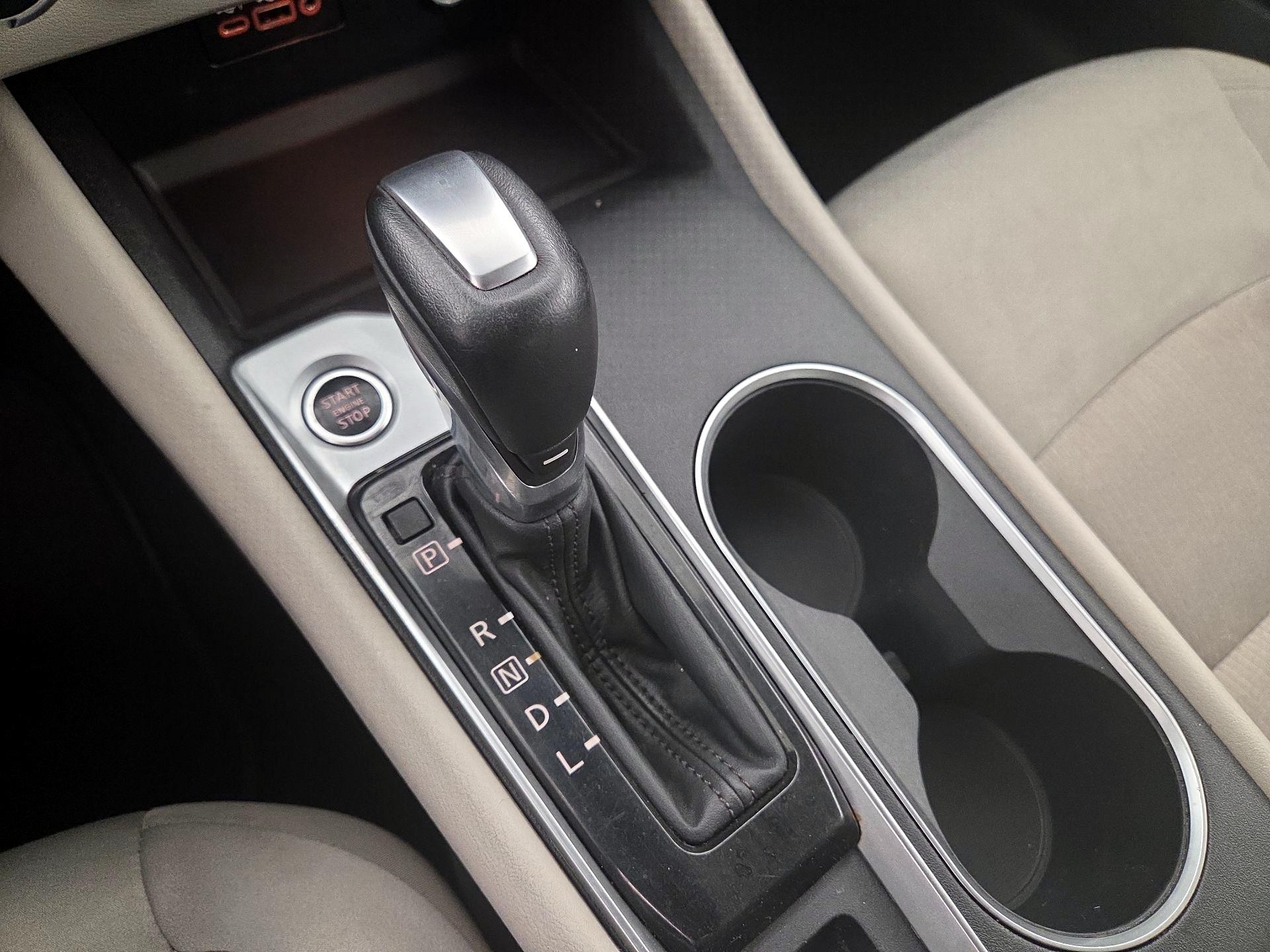 Thumbnail: 2019 Nissan Altima - 17