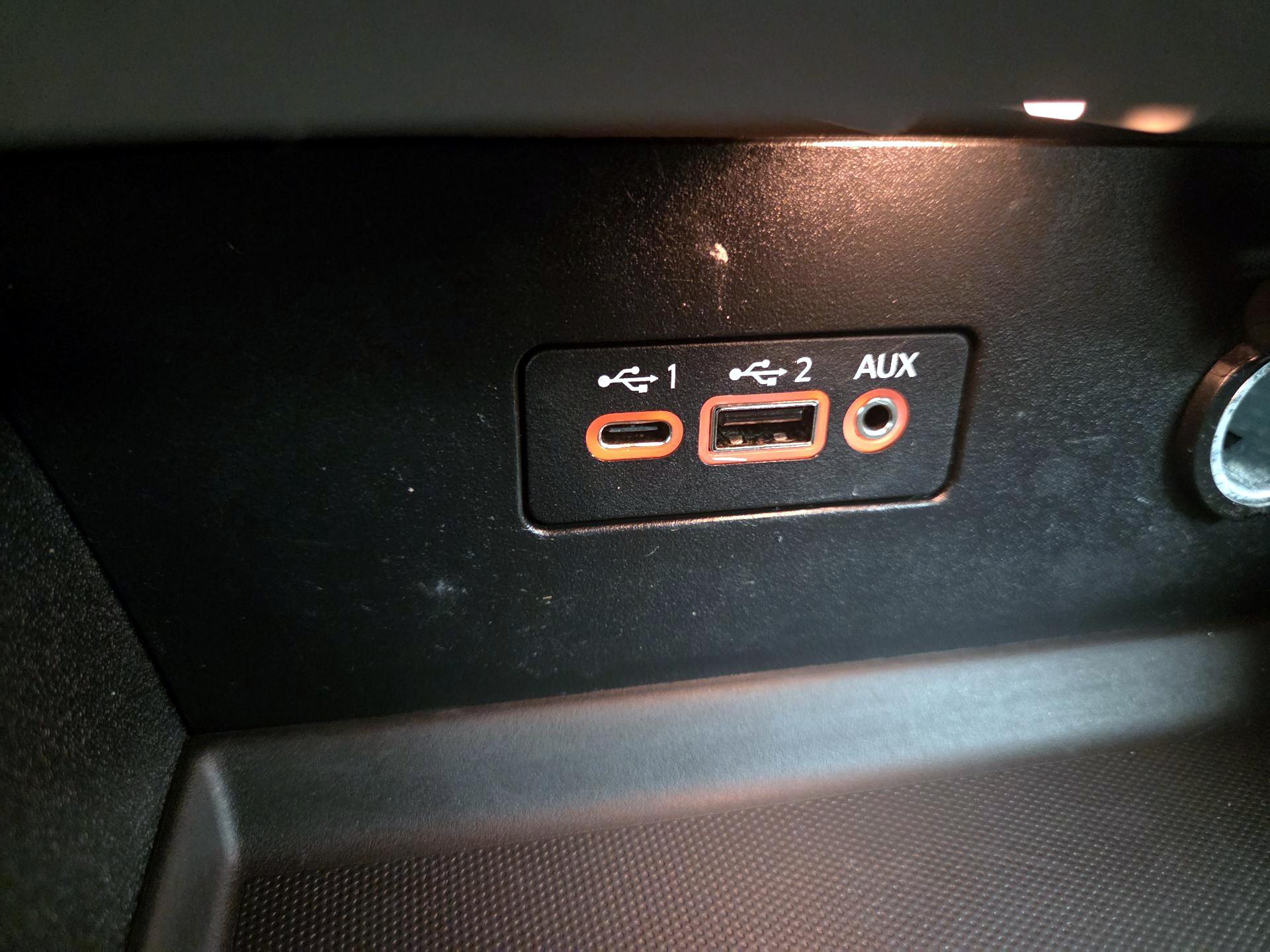 Thumbnail: 2019 Nissan Altima - 18