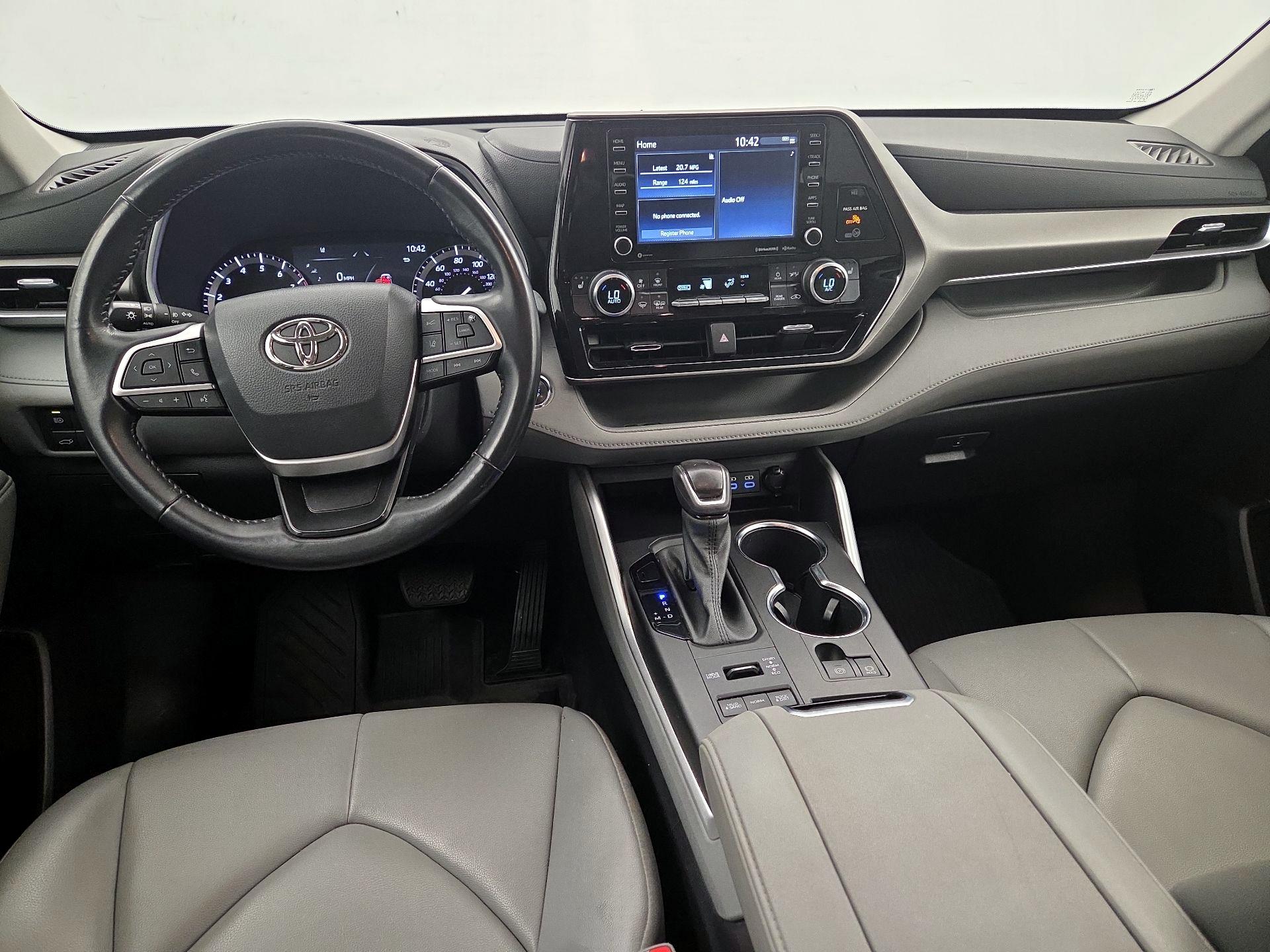 Thumbnail: 2022 Toyota Highlander - 9