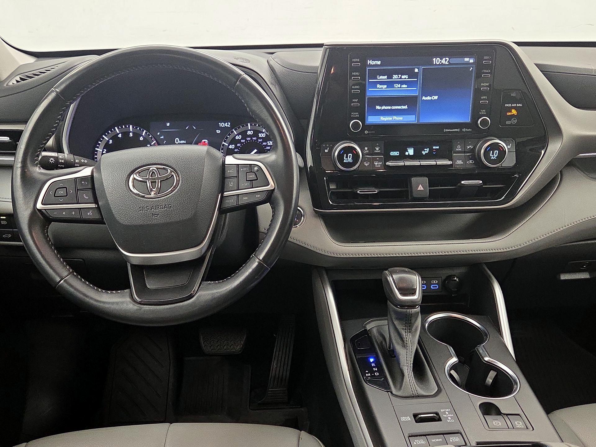 Thumbnail: 2022 Toyota Highlander - 10