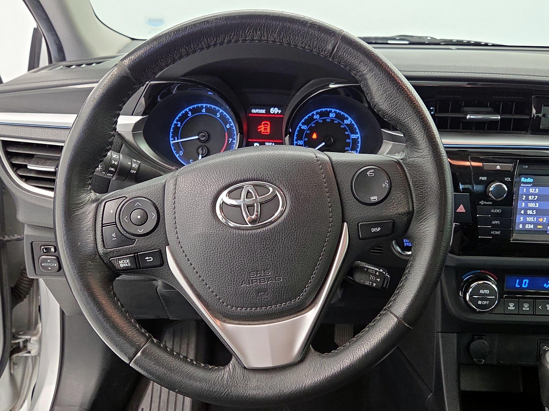 Thumbnail: 2015 Toyota Corolla - 10