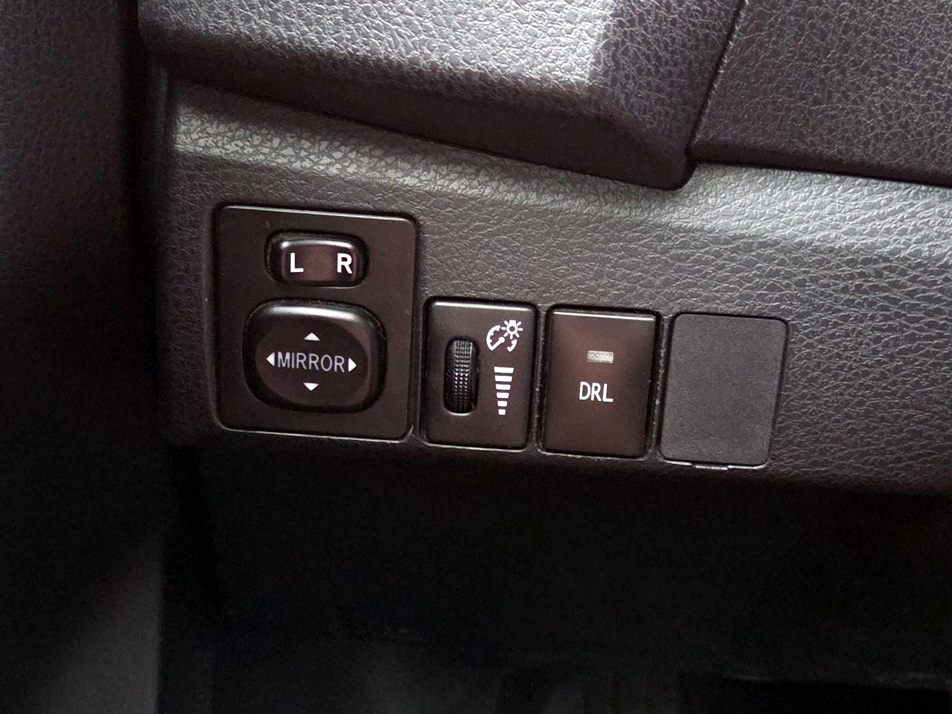 Thumbnail: 2015 Toyota Corolla - 13