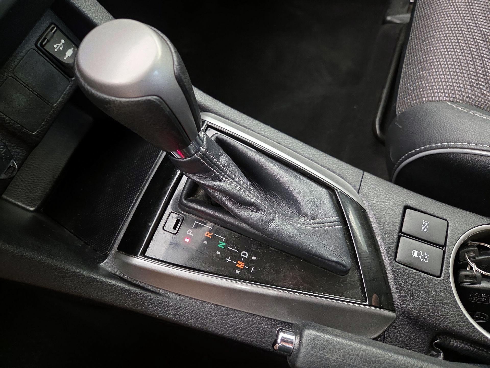 Thumbnail: 2015 Toyota Corolla - 17