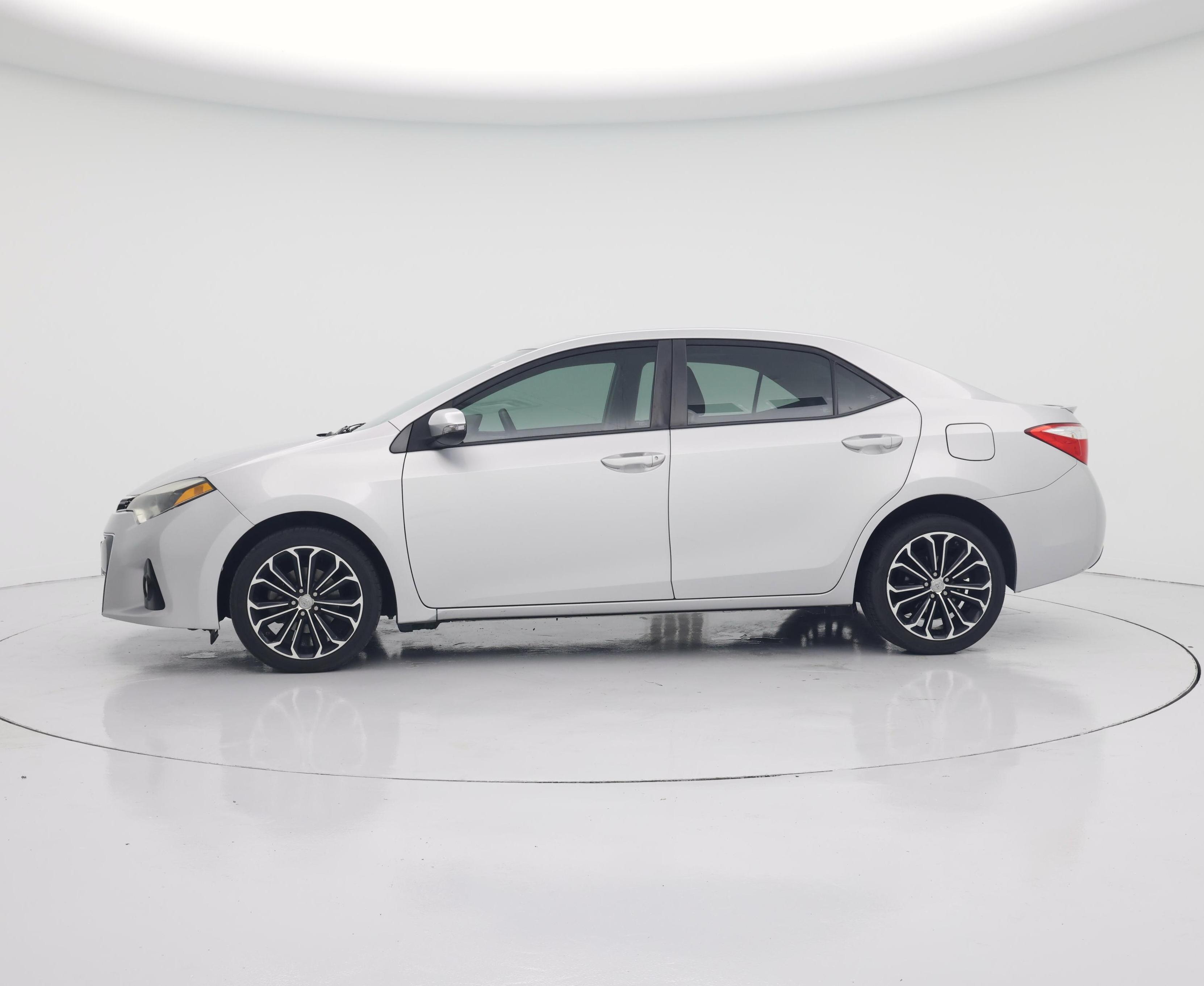 Thumbnail: 2015 Toyota Corolla - 3