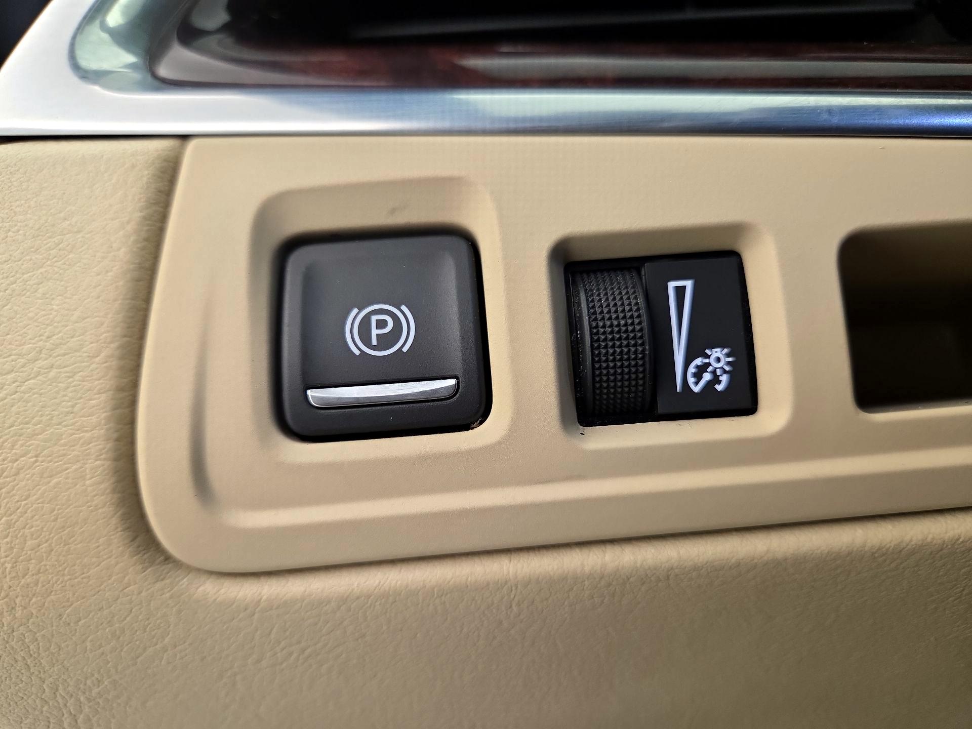 Thumbnail: 2019 Cadillac XT5 - 13