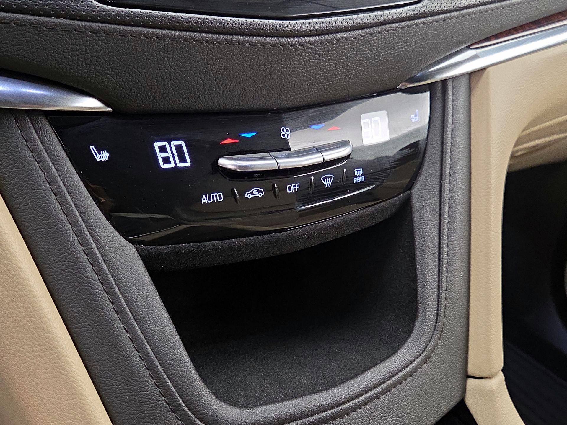 Thumbnail: 2019 Cadillac XT5 - 16