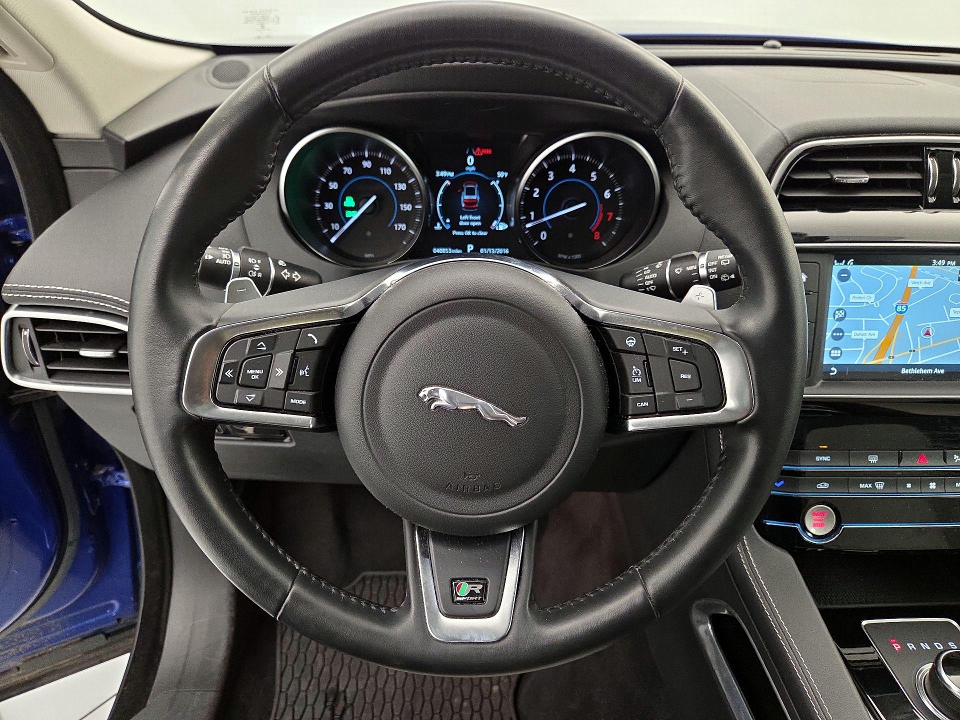 Thumbnail: 2018 Jaguar F-Pace - 10