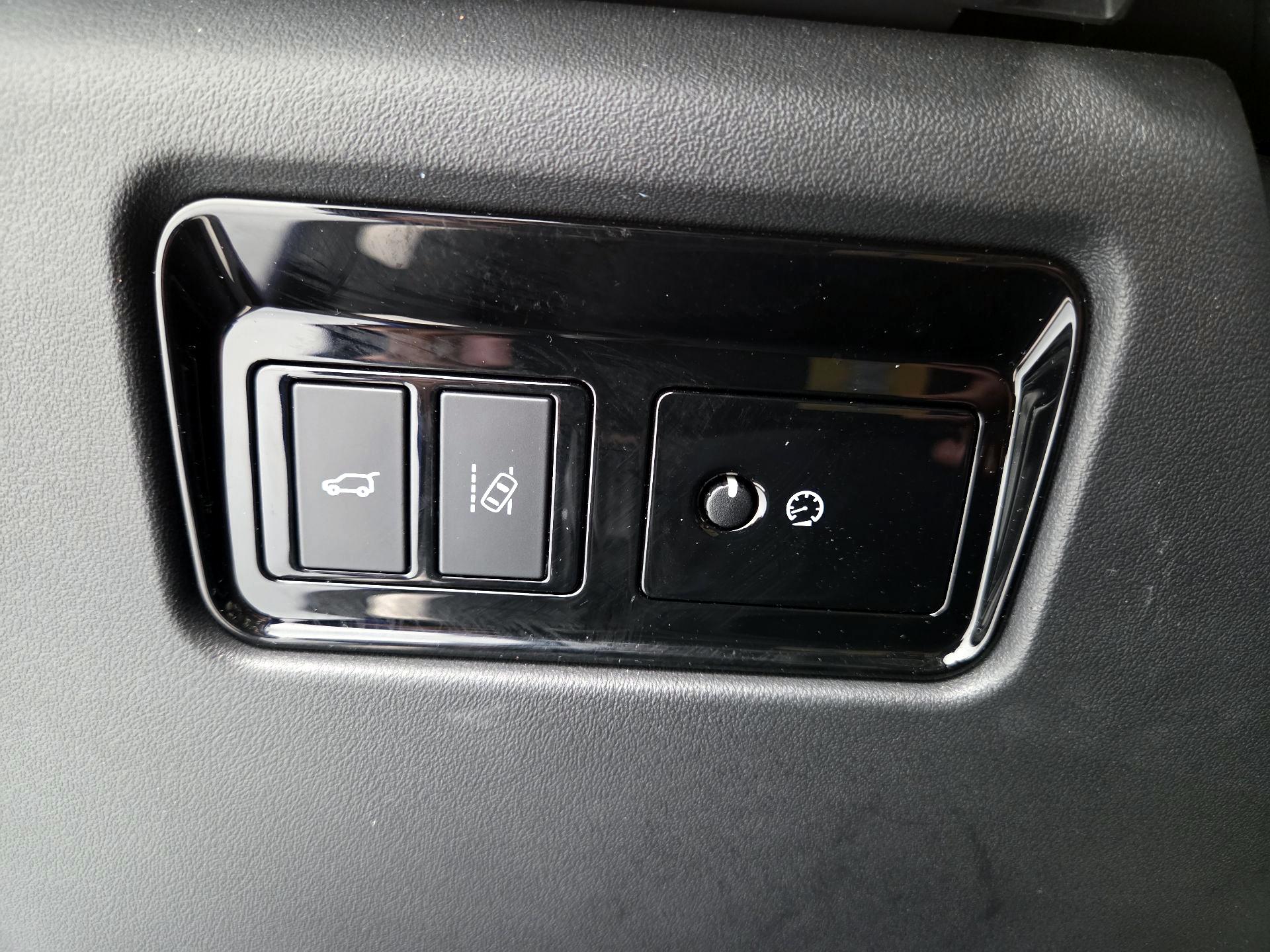 Thumbnail: 2018 Jaguar F-Pace - 13