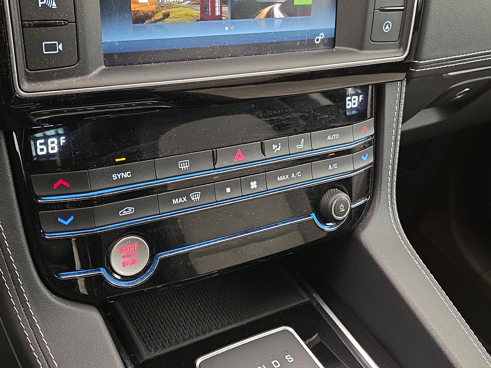 Thumbnail: 2018 Jaguar F-Pace - 17