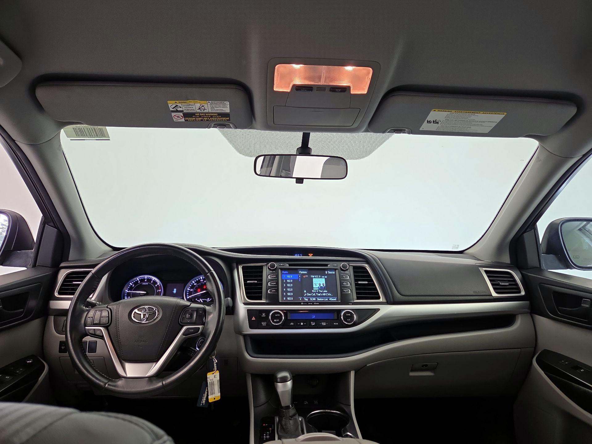 Thumbnail: 2016 Toyota Highlander - 9