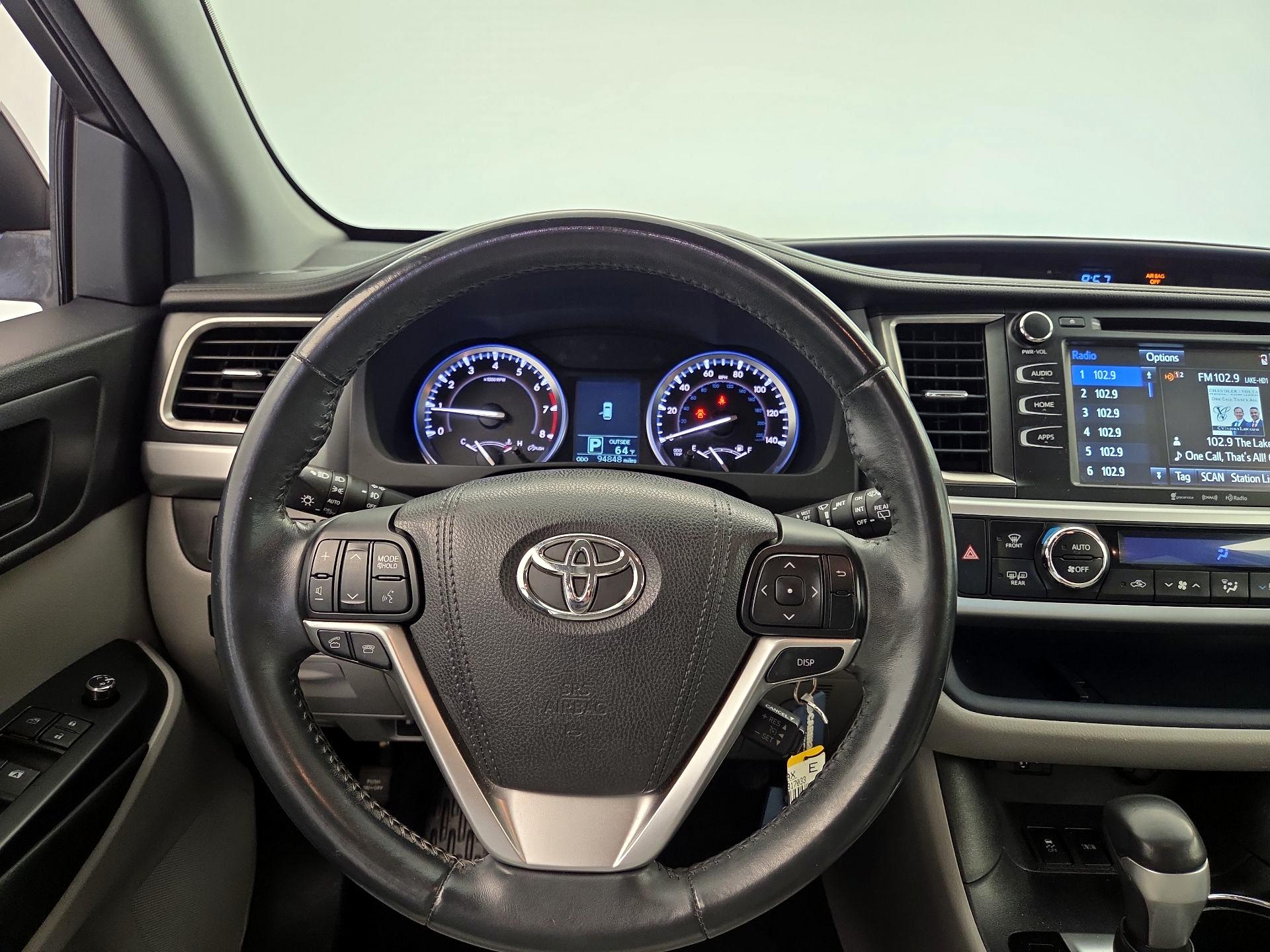 Thumbnail: 2016 Toyota Highlander - 10