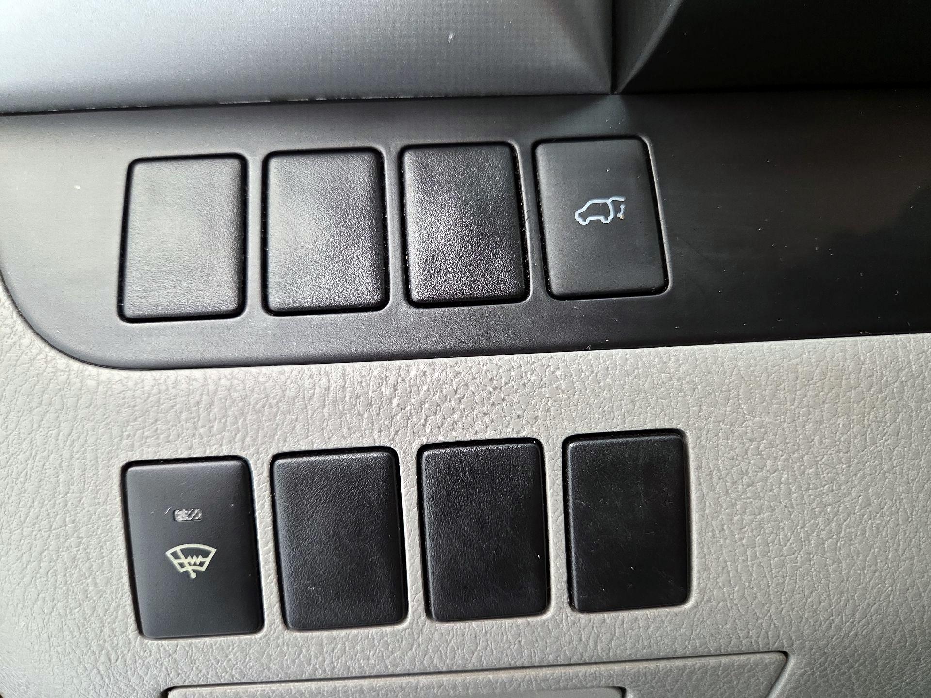 Thumbnail: 2016 Toyota Highlander - 13