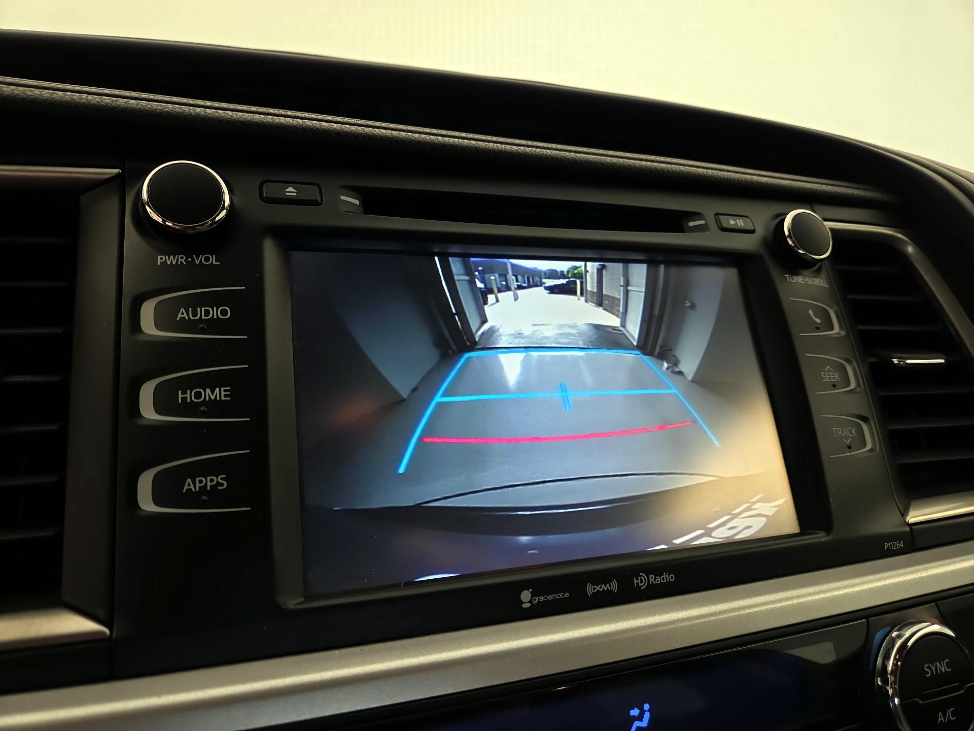 Thumbnail: 2016 Toyota Highlander - 14