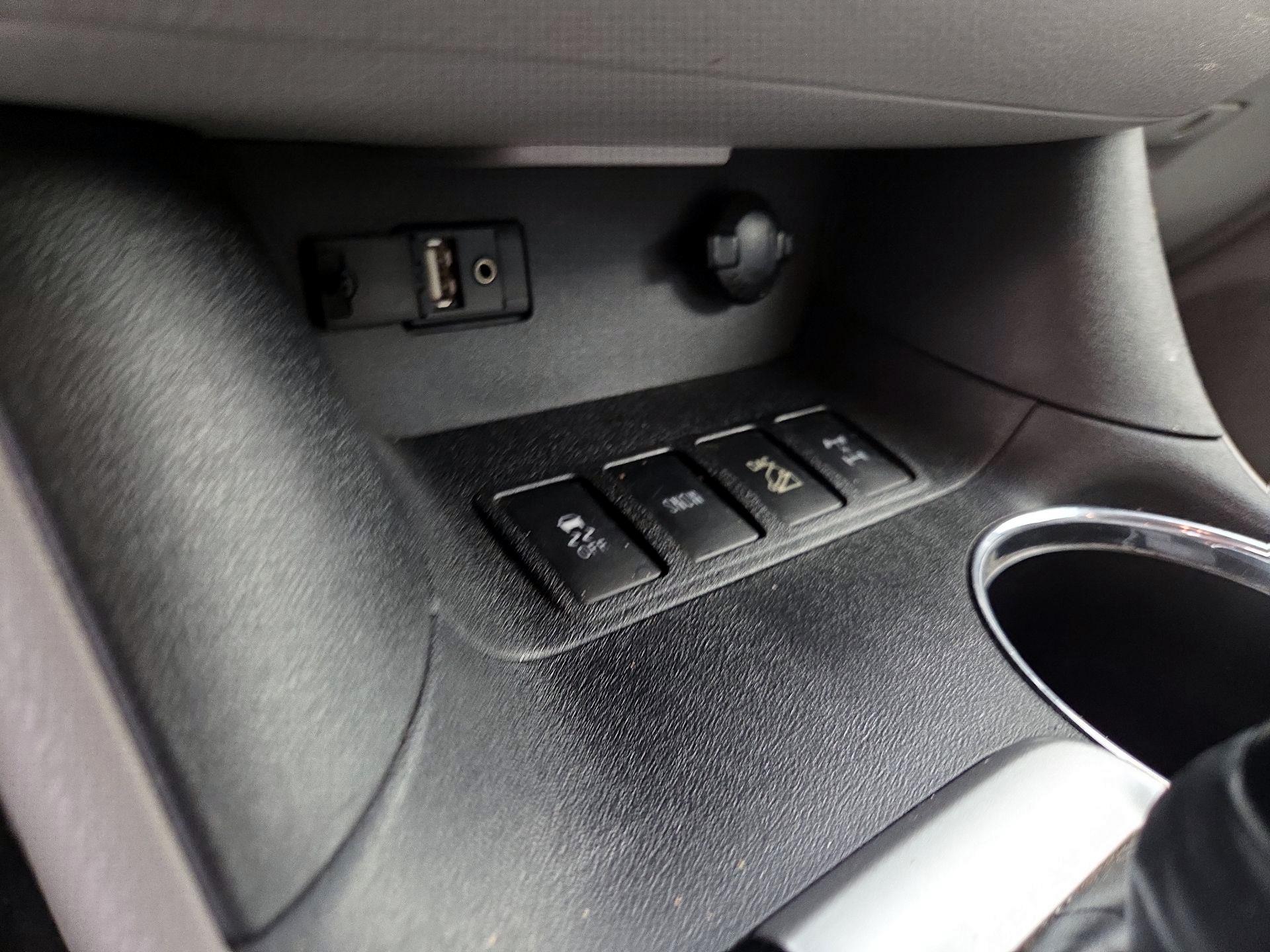 Thumbnail: 2016 Toyota Highlander - 18