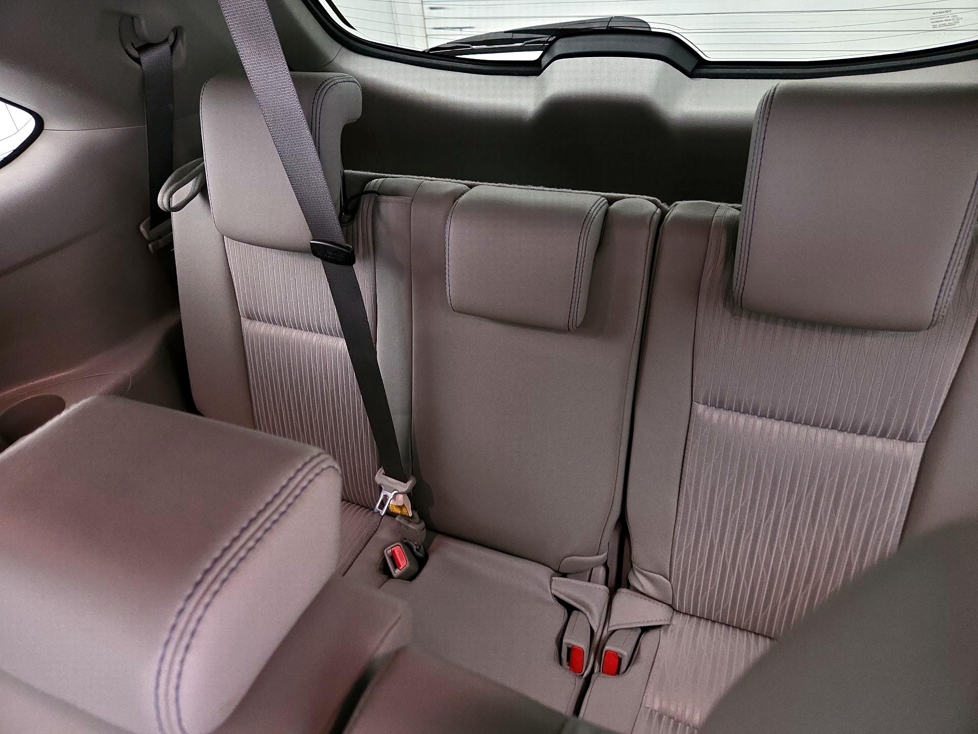 Thumbnail: 2016 Toyota Highlander - 20