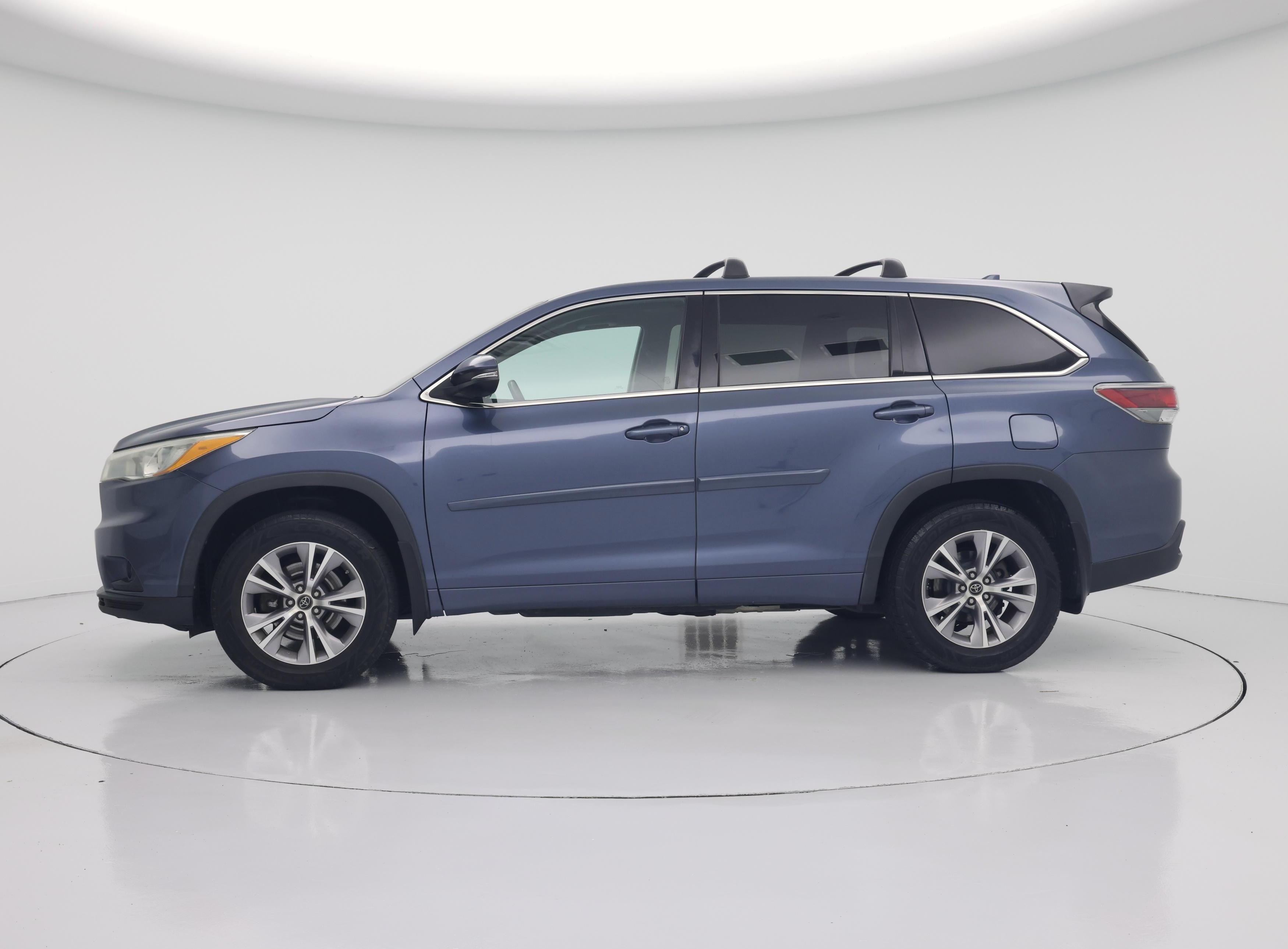 Thumbnail: 2016 Toyota Highlander - 3