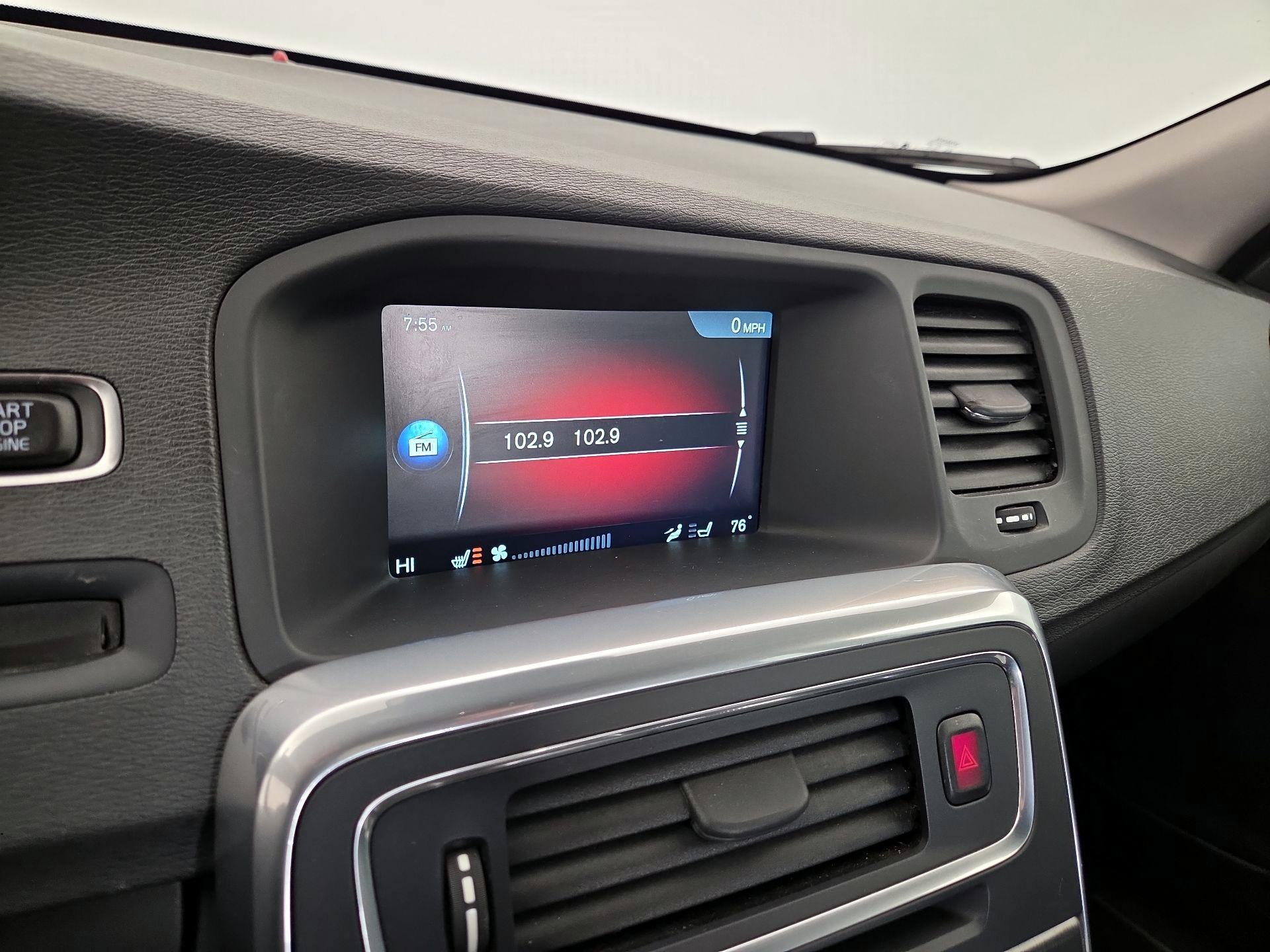 Thumbnail: 2016 Volvo V60 - 15