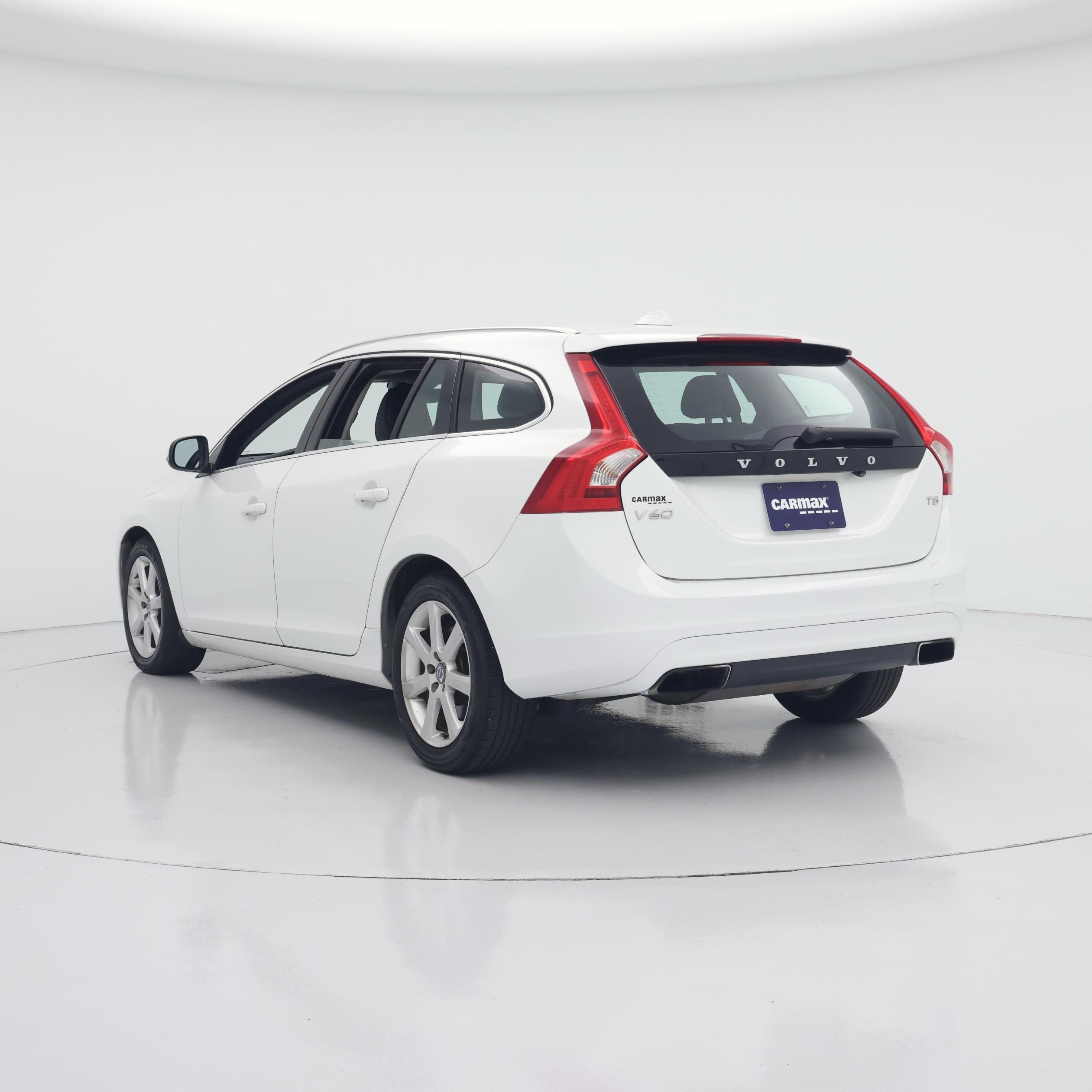 Thumbnail: 2016 Volvo V60 - 2
