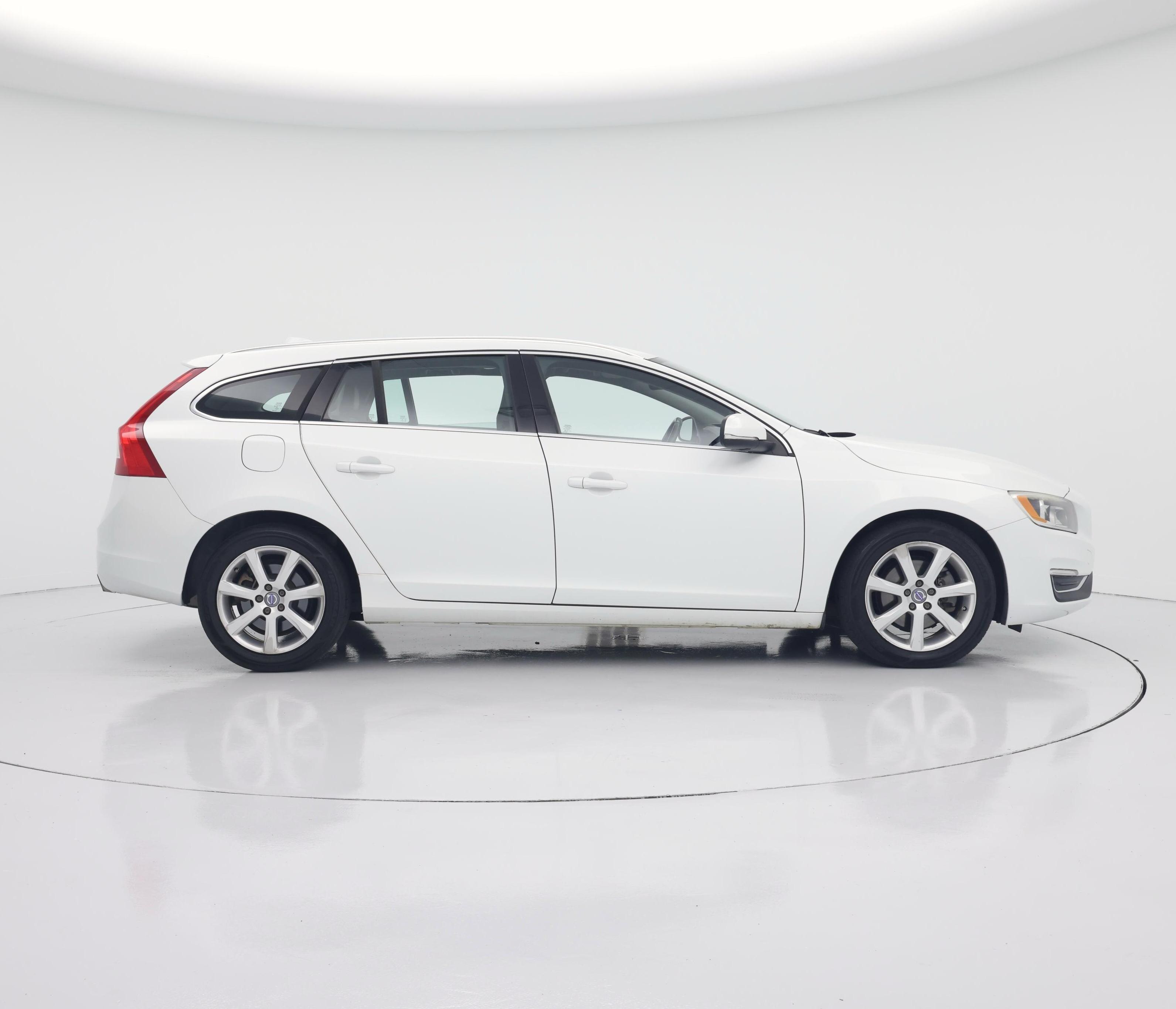 Thumbnail: 2016 Volvo V60 - 7