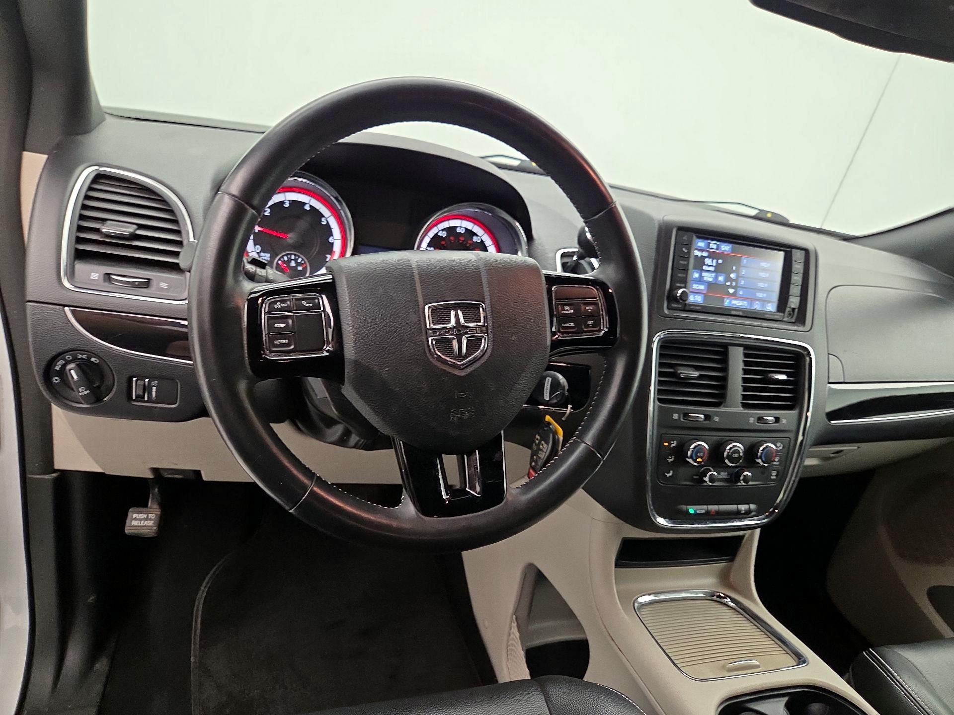 Thumbnail: 2019 Dodge Grand Caravan - 10