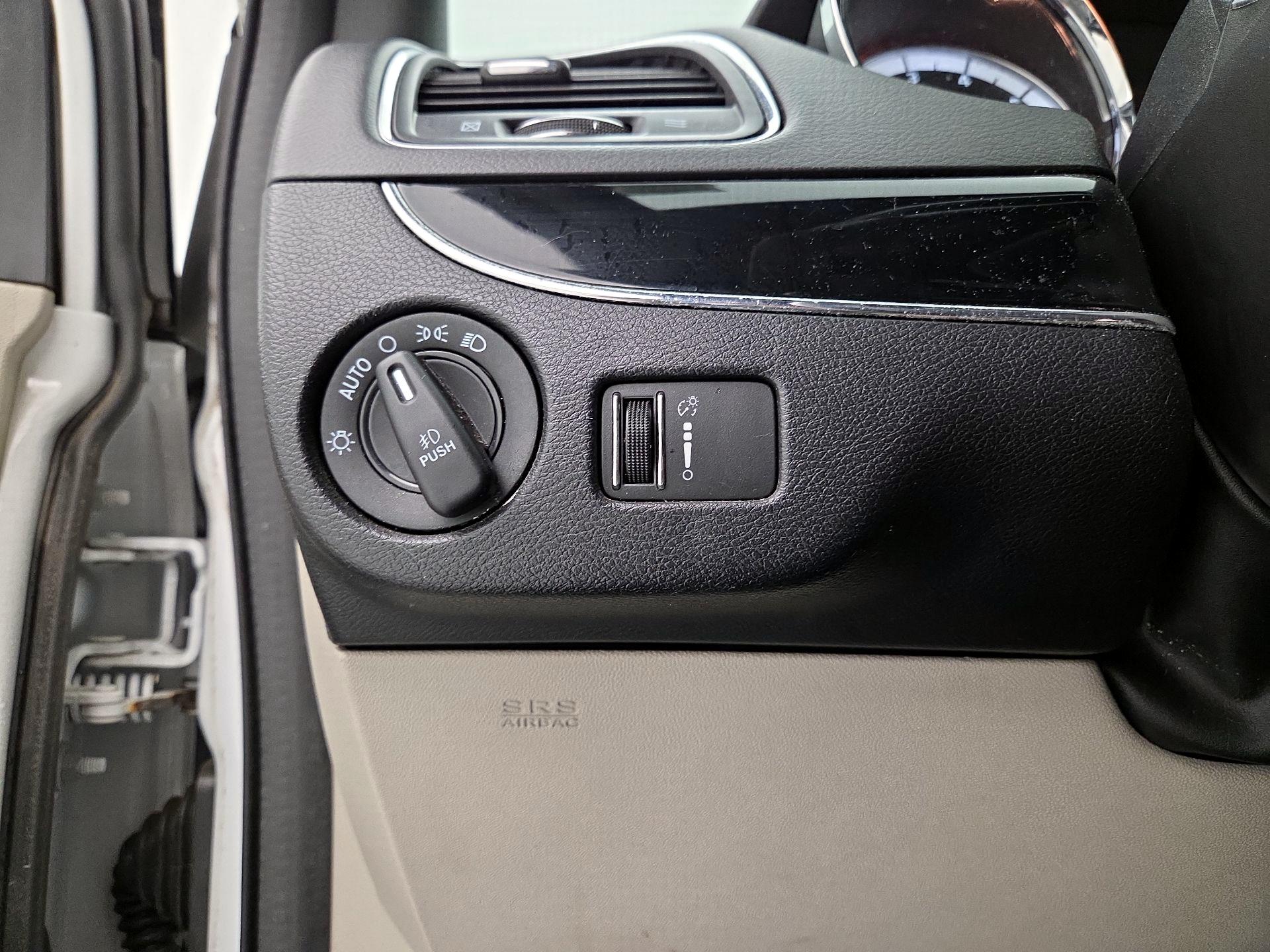 Thumbnail: 2019 Dodge Grand Caravan - 13