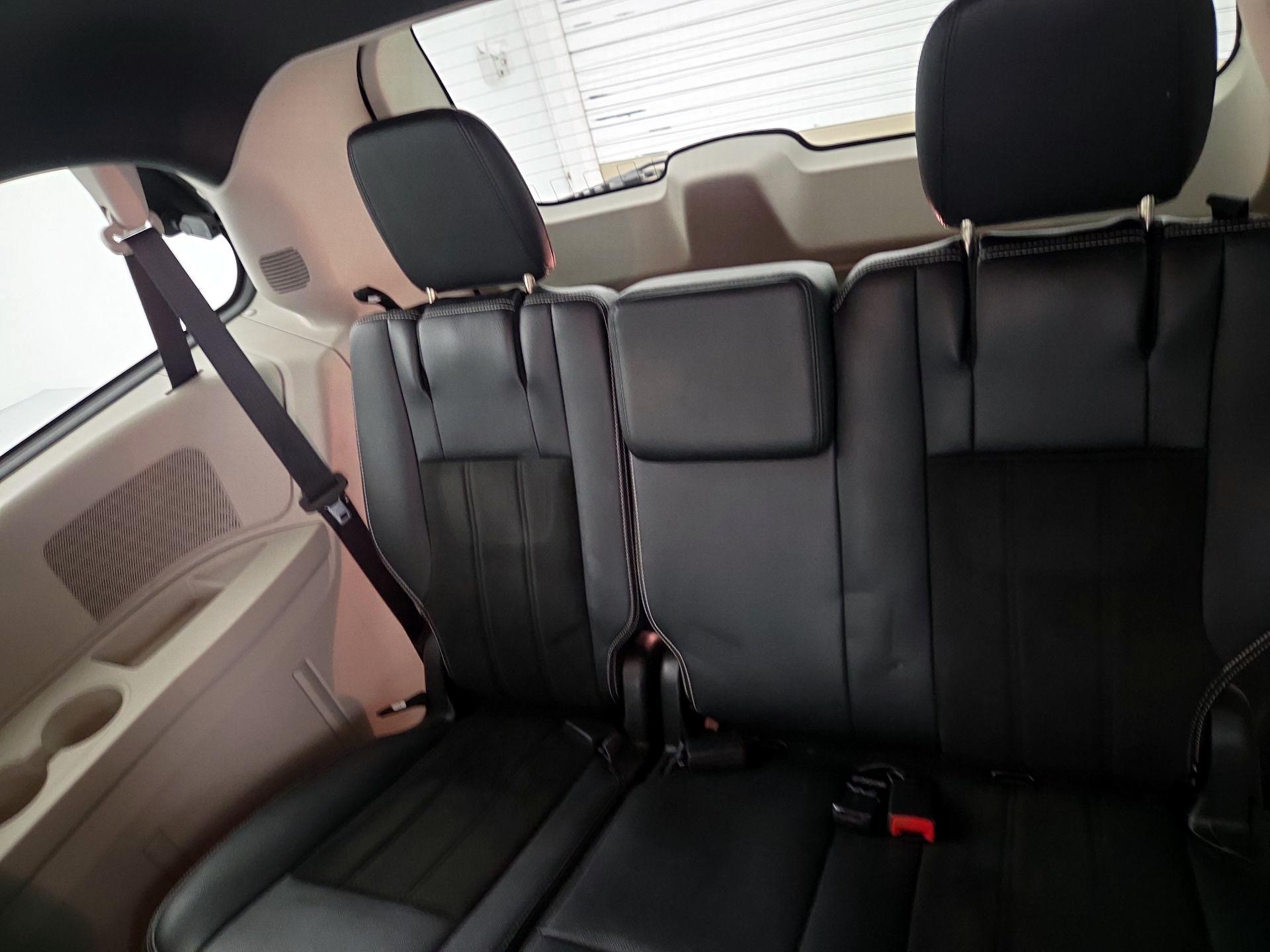 Thumbnail: 2019 Dodge Grand Caravan - 19