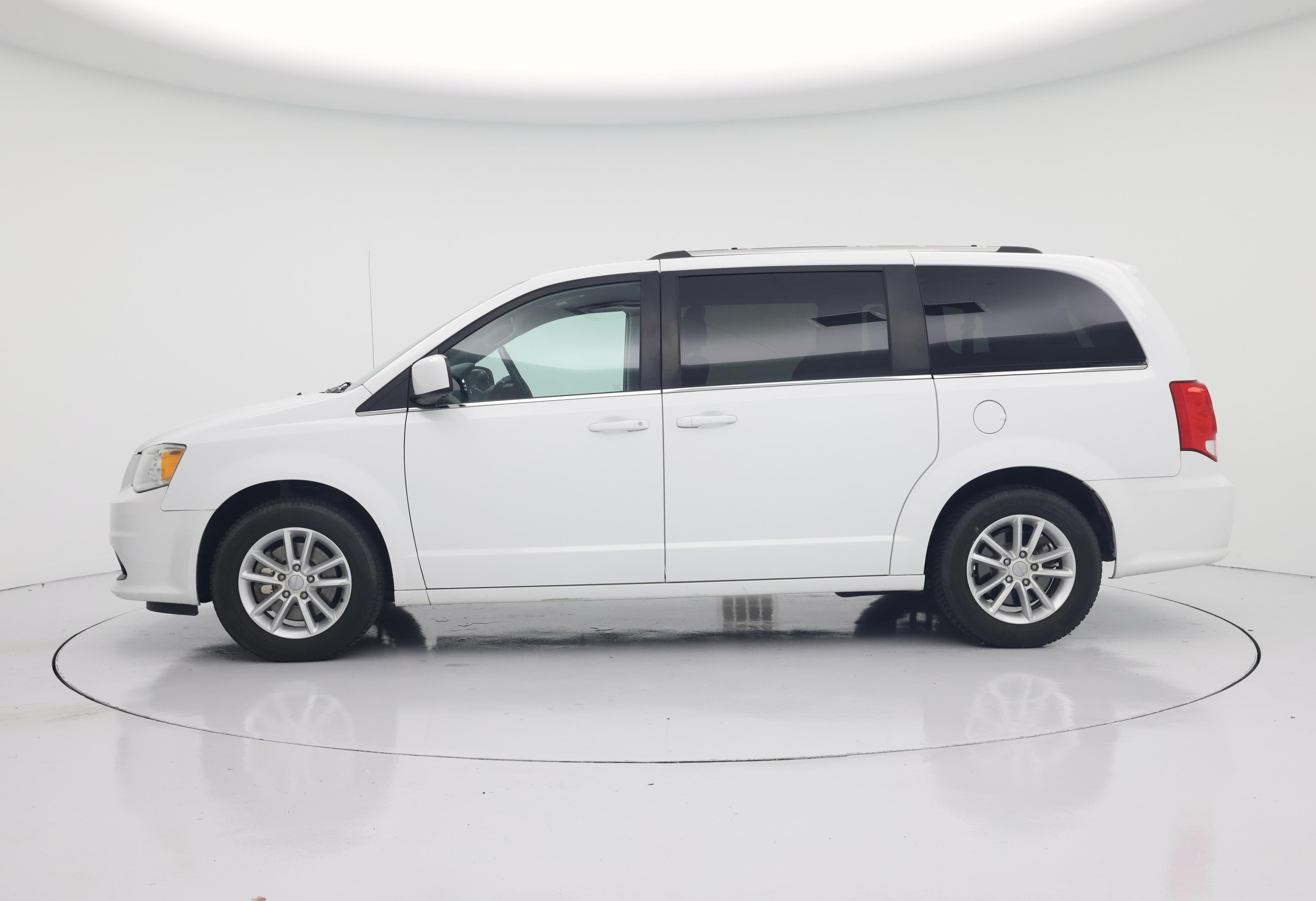 Thumbnail: 2019 Dodge Grand Caravan - 3