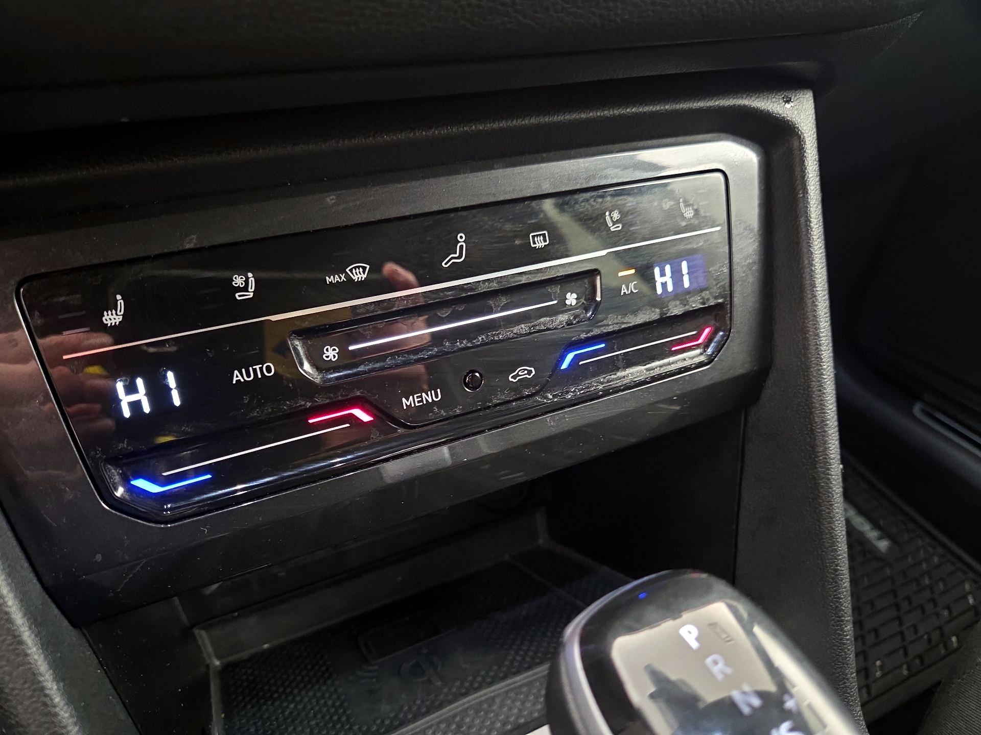 Thumbnail: 2024 Volkswagen Tiguan - 17