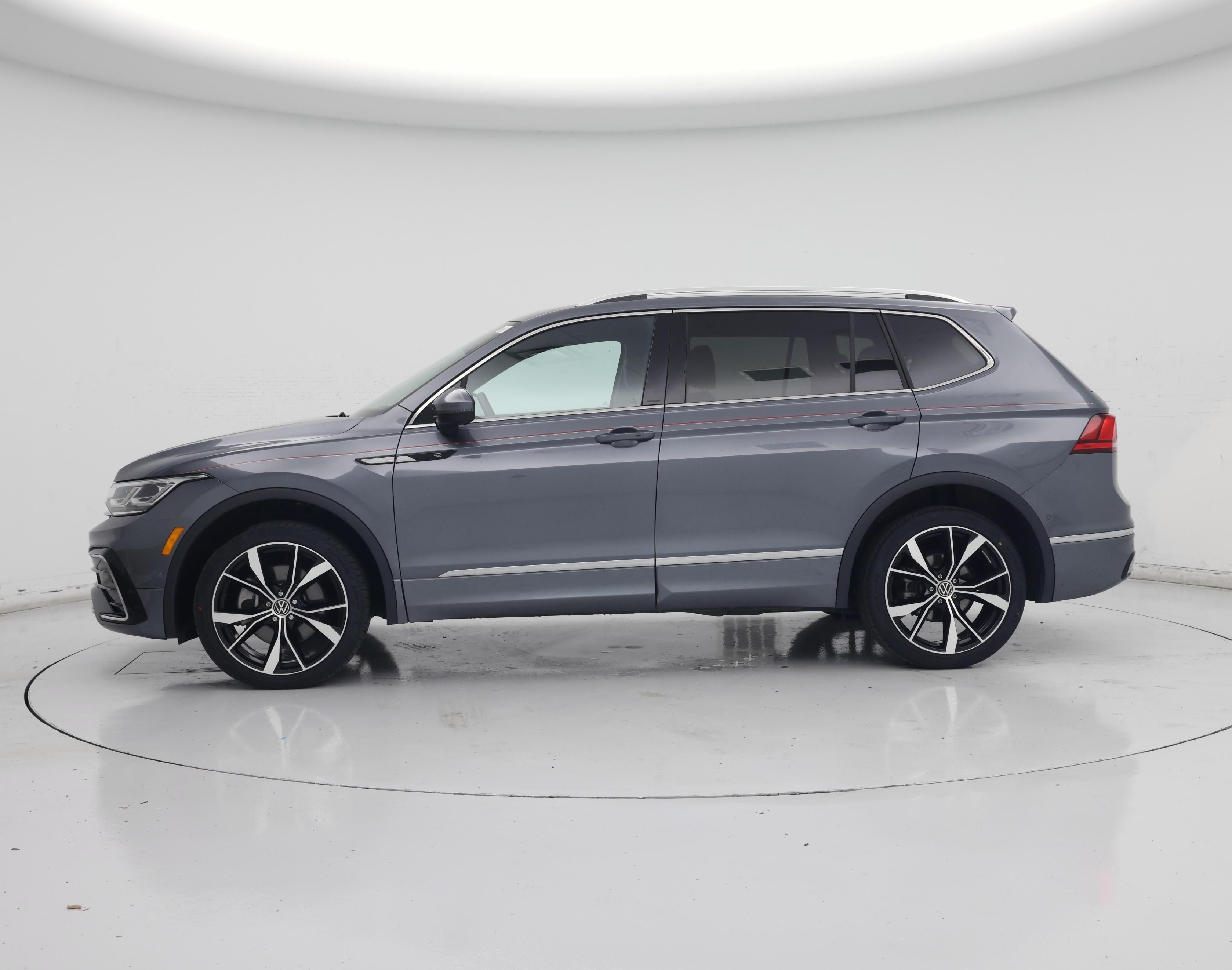 Thumbnail: 2024 Volkswagen Tiguan - 3