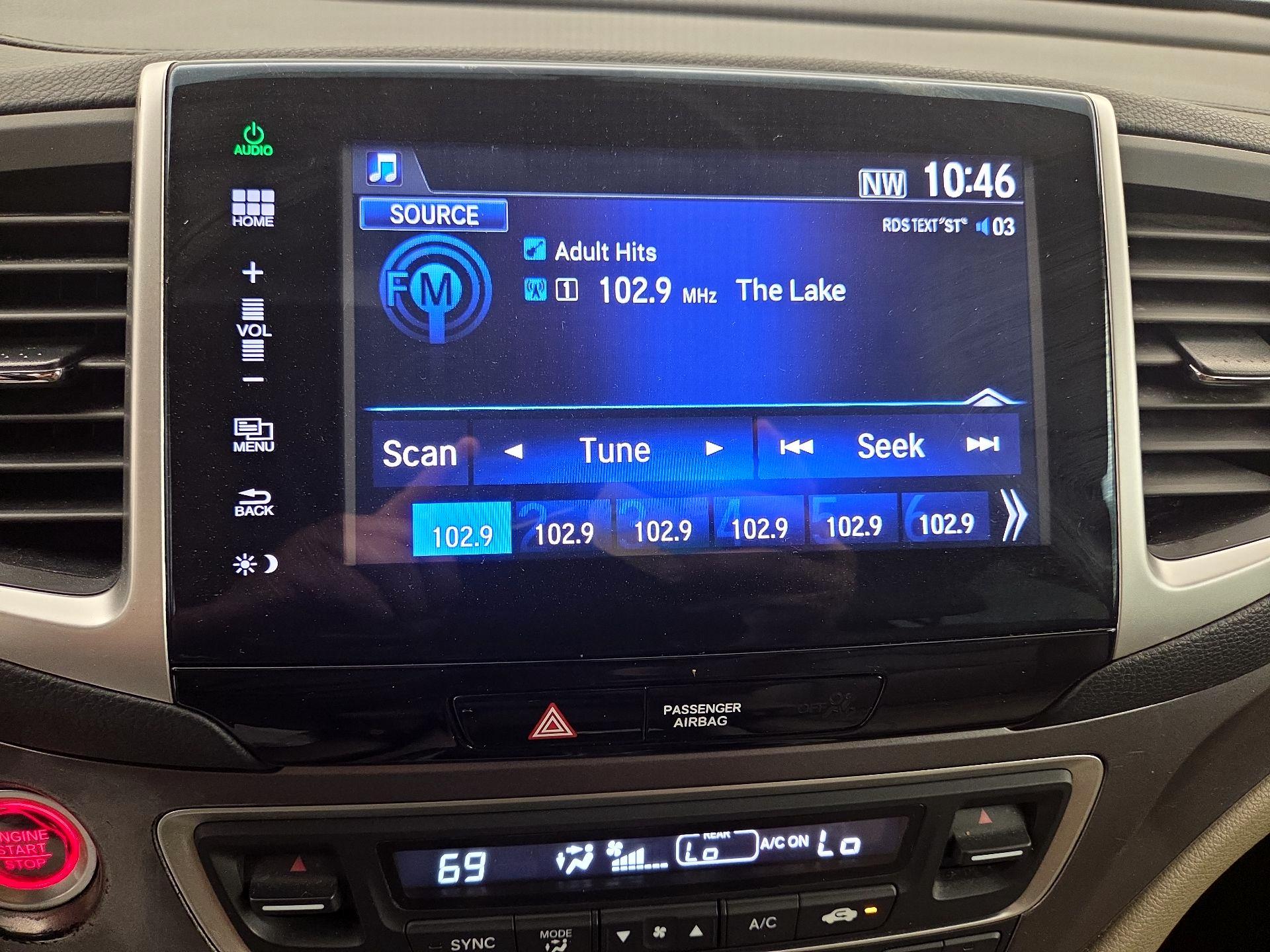Thumbnail: 2016 Honda Pilot - 15