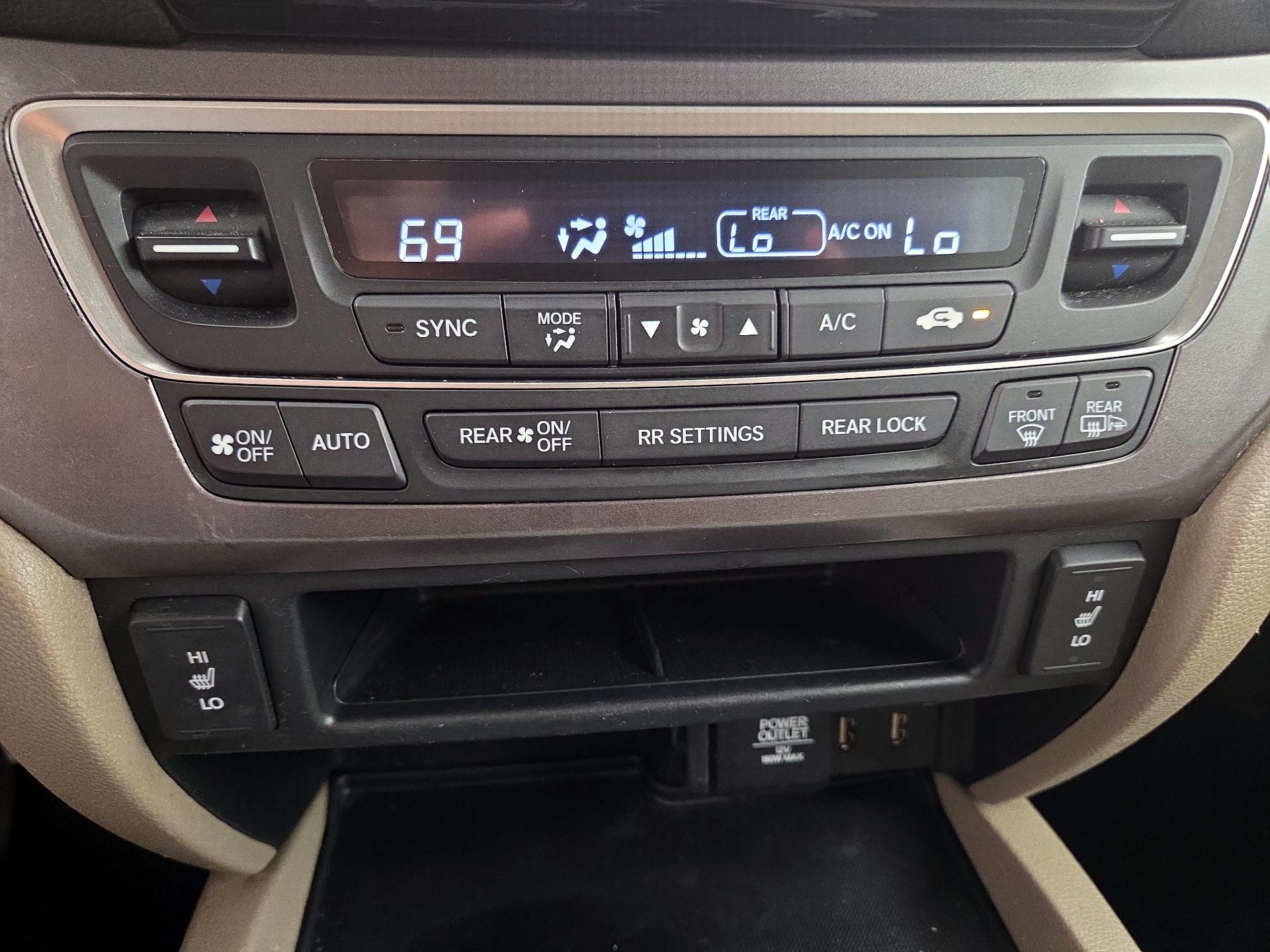 Thumbnail: 2016 Honda Pilot - 16