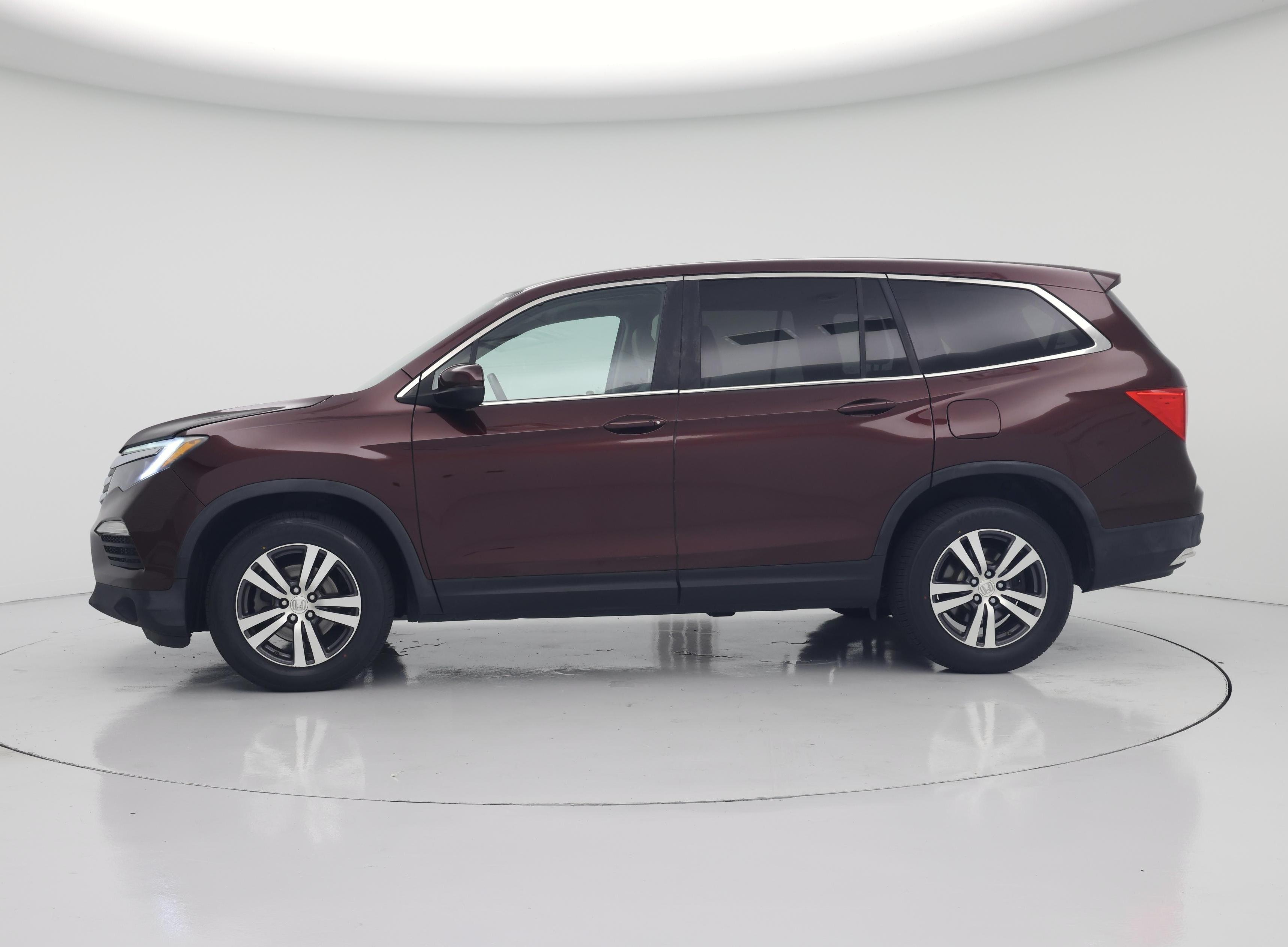 Thumbnail: 2016 Honda Pilot - 3