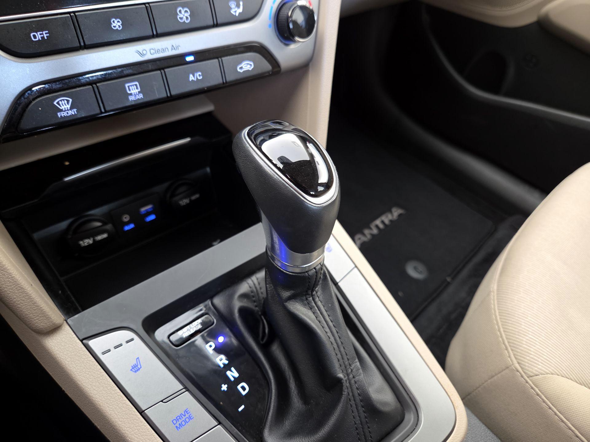 Thumbnail: 2018 Hyundai Elantra - 17