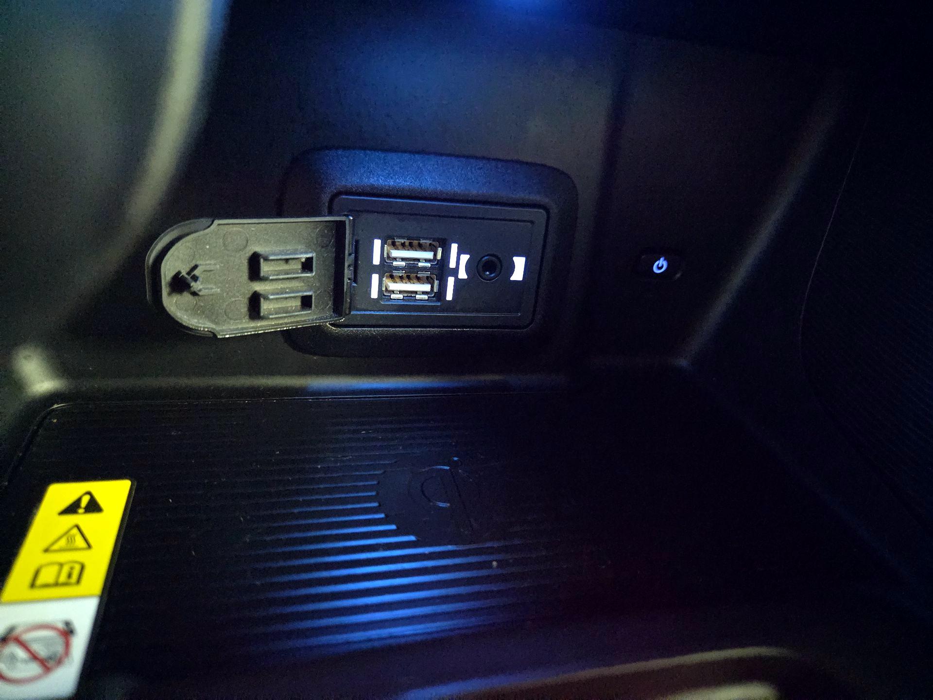 Thumbnail: 2022 Toyota Venza - 19