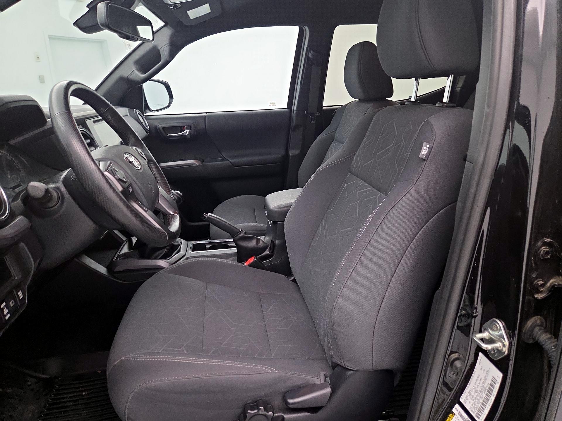 Thumbnail: 2019 Toyota Tacoma - 11