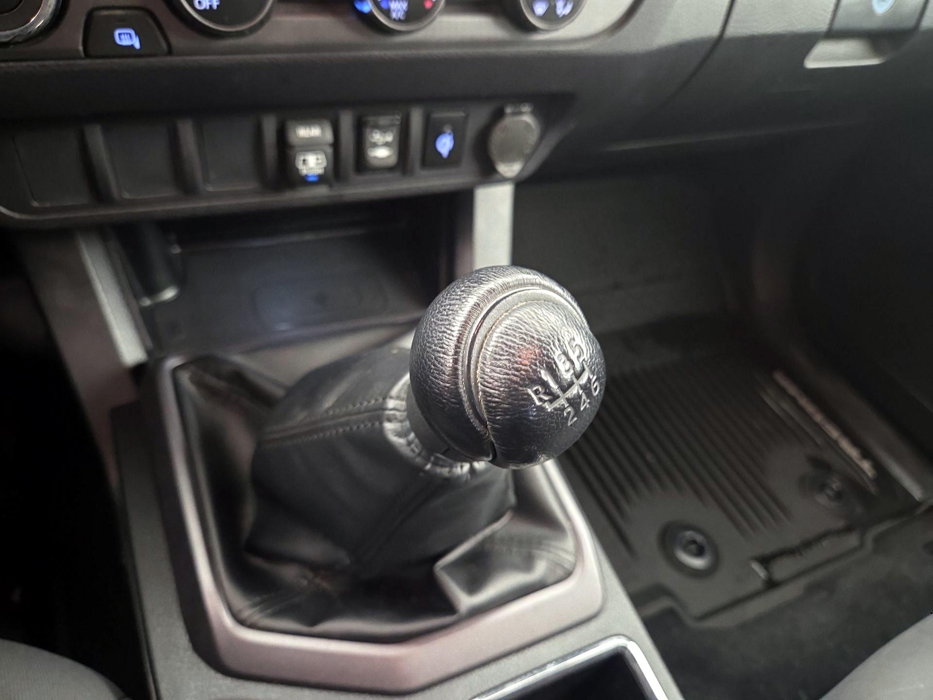 Thumbnail: 2019 Toyota Tacoma - 17
