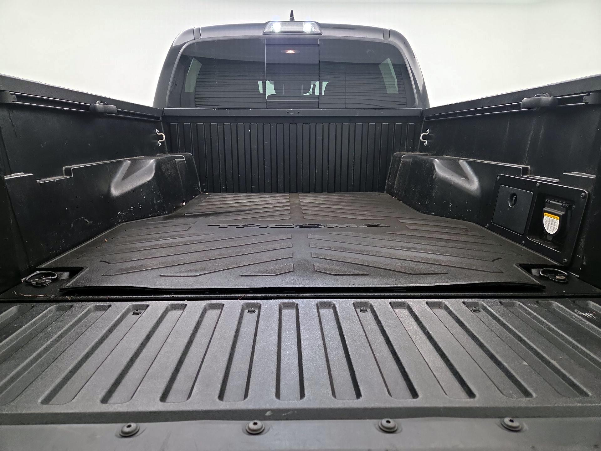 Thumbnail: 2019 Toyota Tacoma - 20