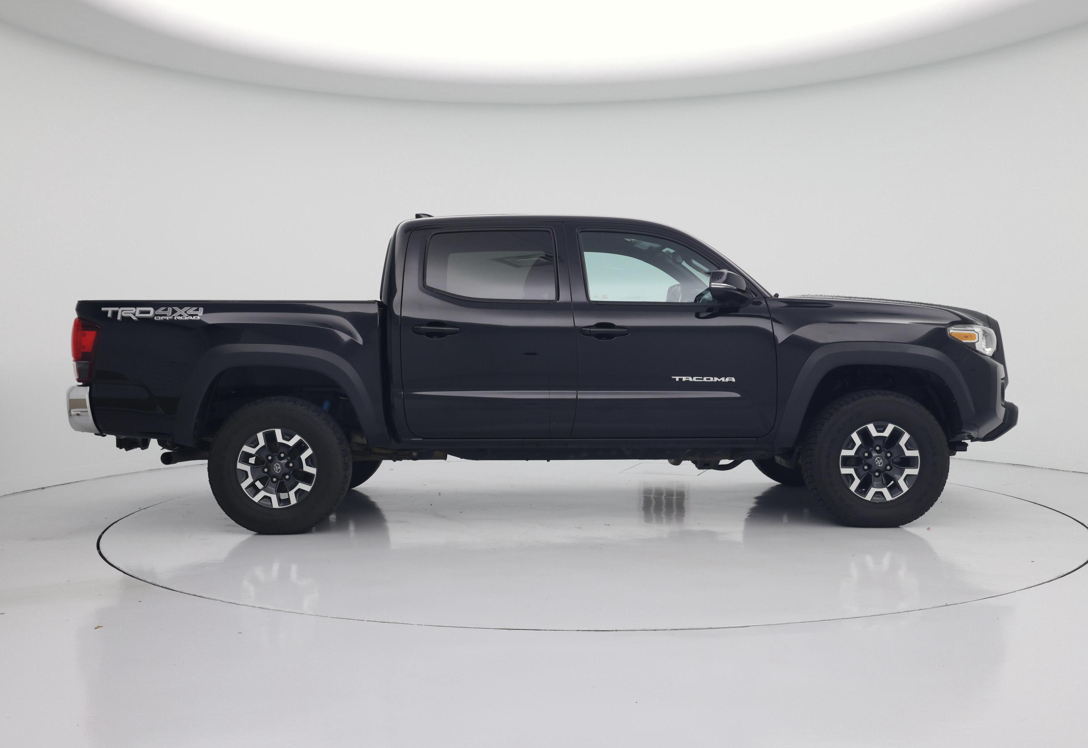 Thumbnail: 2019 Toyota Tacoma - 7