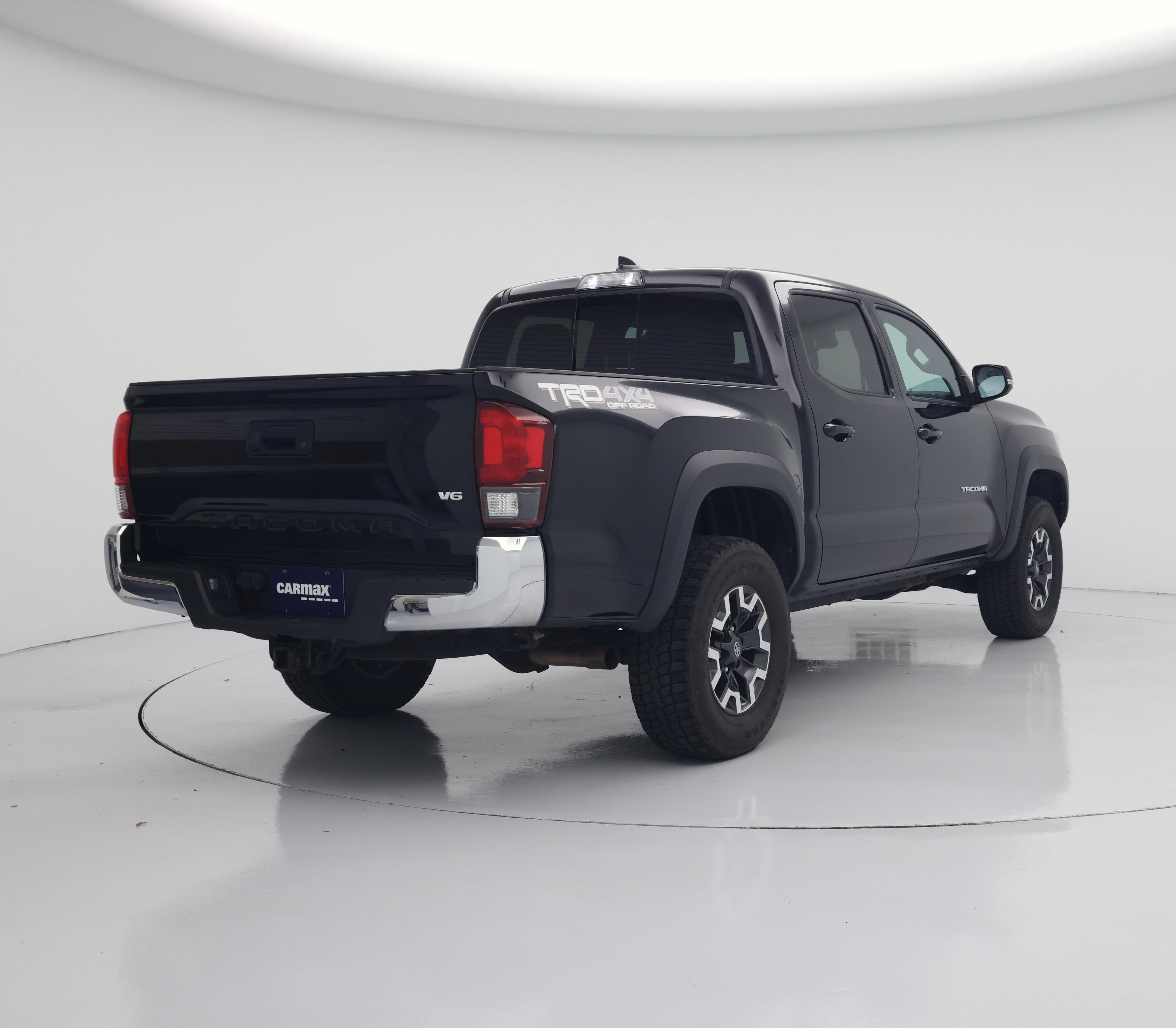 Thumbnail: 2019 Toyota Tacoma - 8