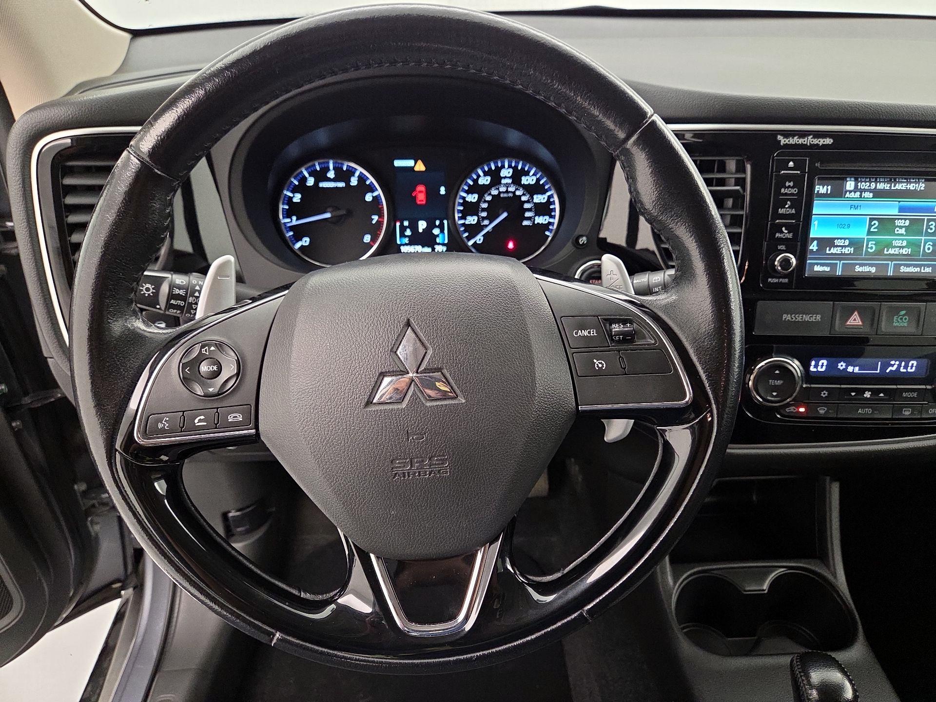 Thumbnail: 2016 Mitsubishi Outlander - 10