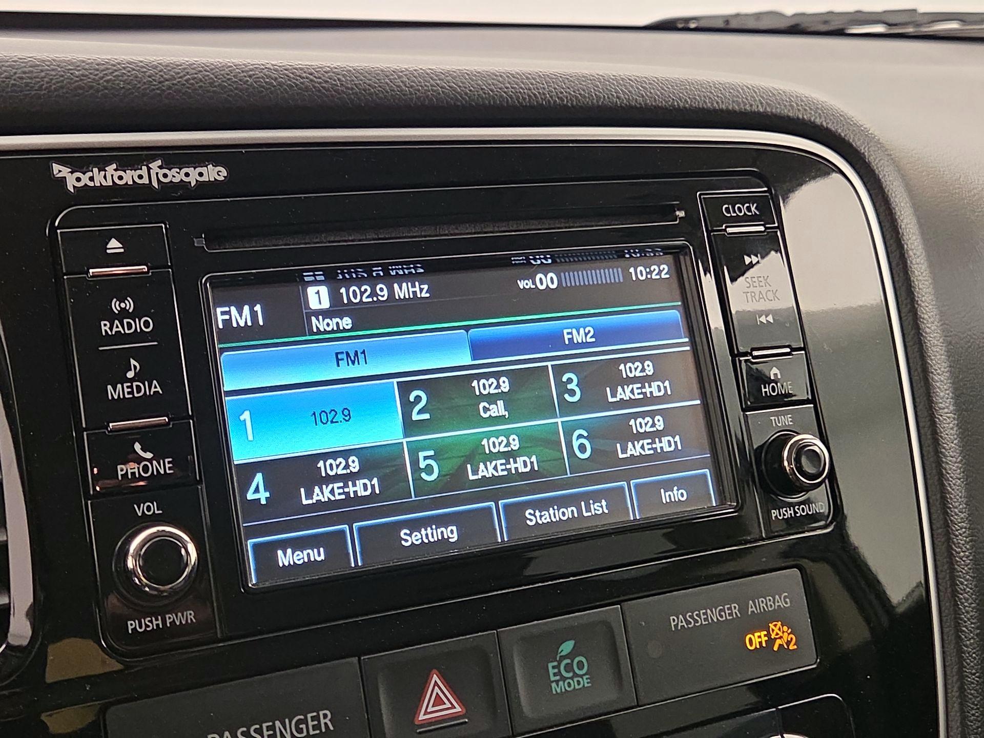 Thumbnail: 2016 Mitsubishi Outlander - 15