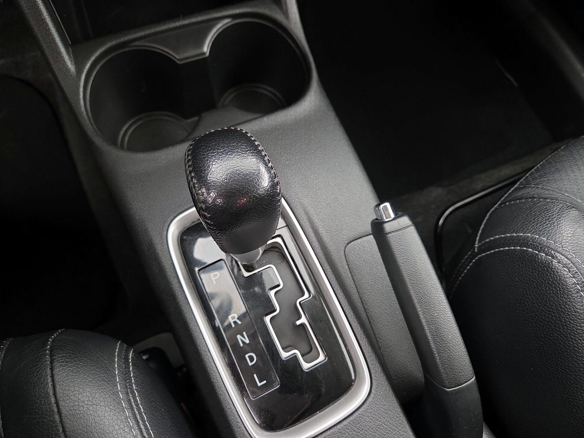 Thumbnail: 2016 Mitsubishi Outlander - 17