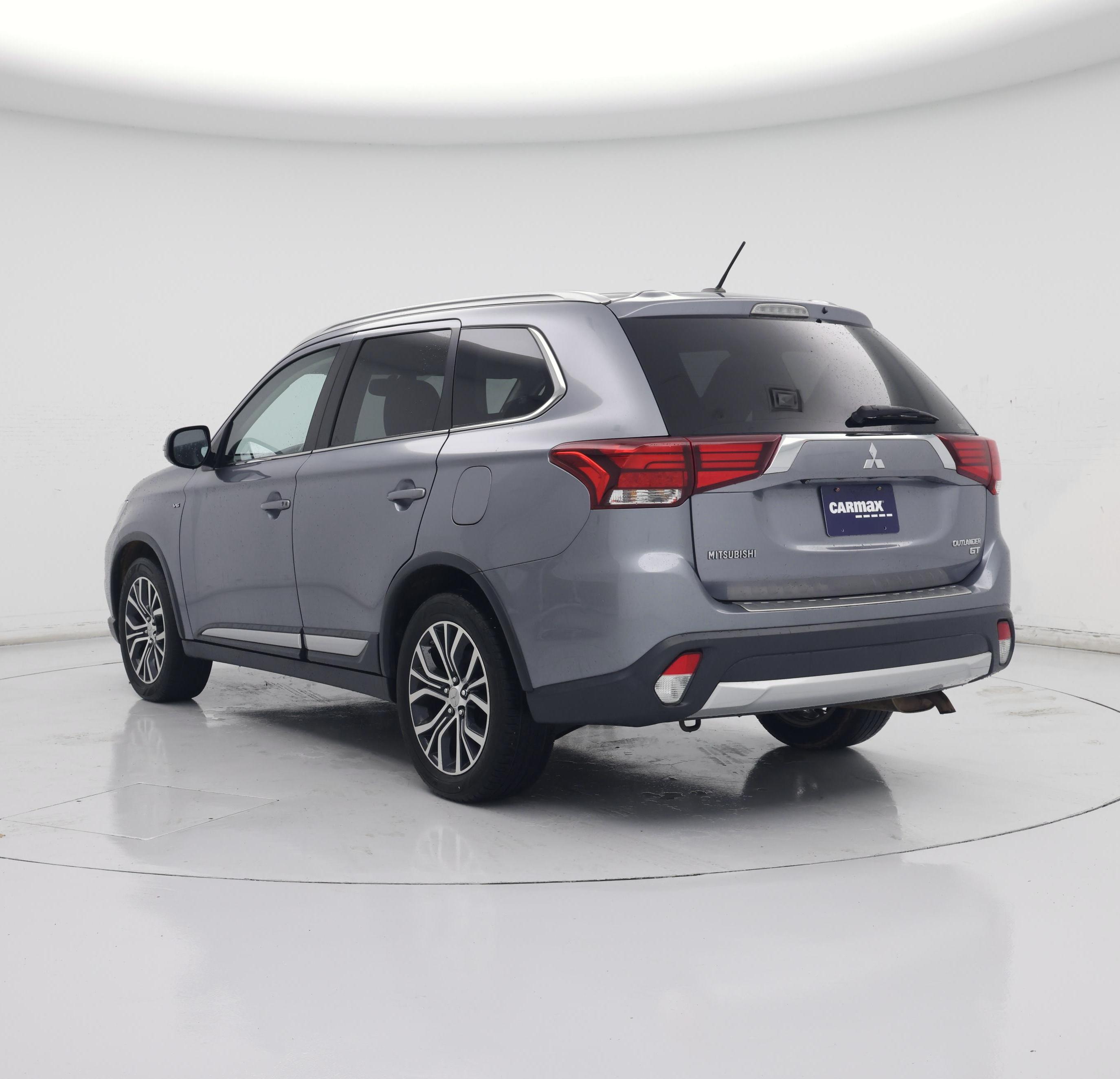 Thumbnail: 2016 Mitsubishi Outlander - 2