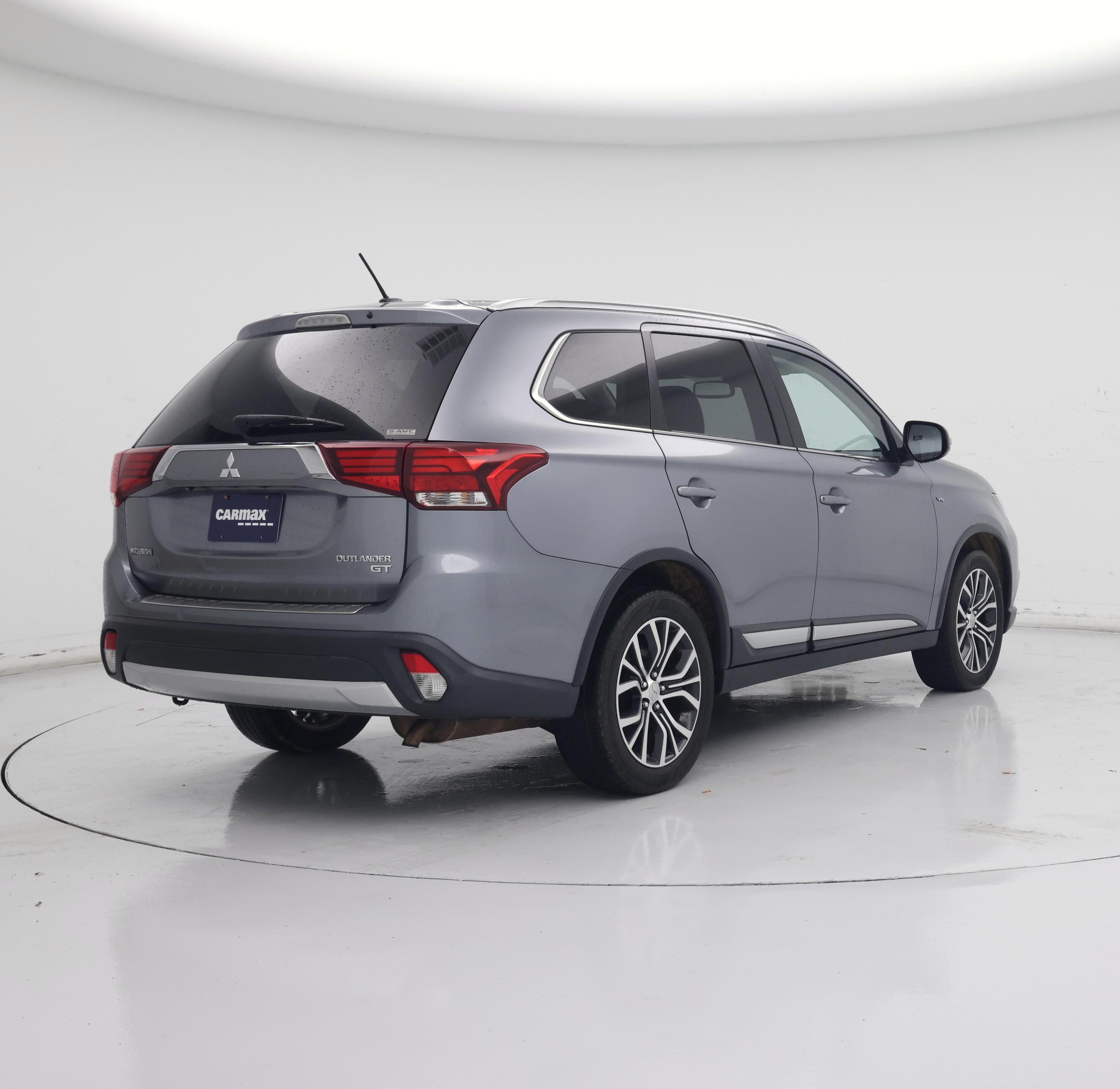 Thumbnail: 2016 Mitsubishi Outlander - 8