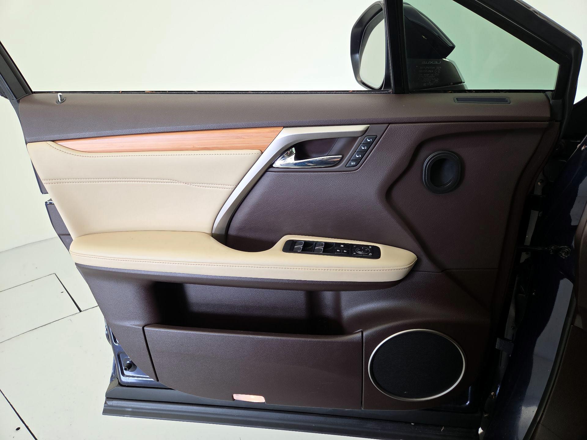 Thumbnail: 2019 Lexus RX - 12