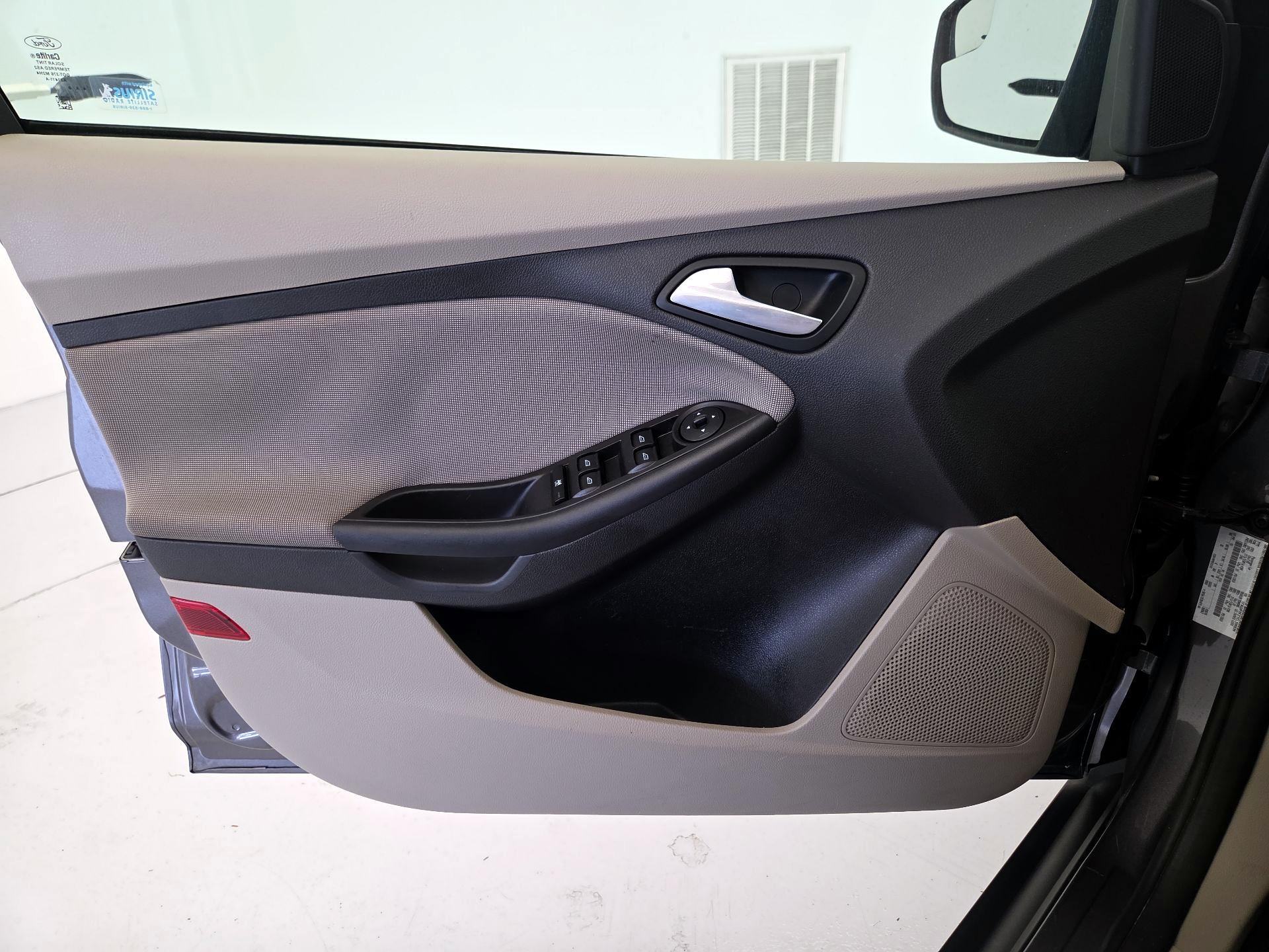 Thumbnail: 2014 Ford Focus - 12