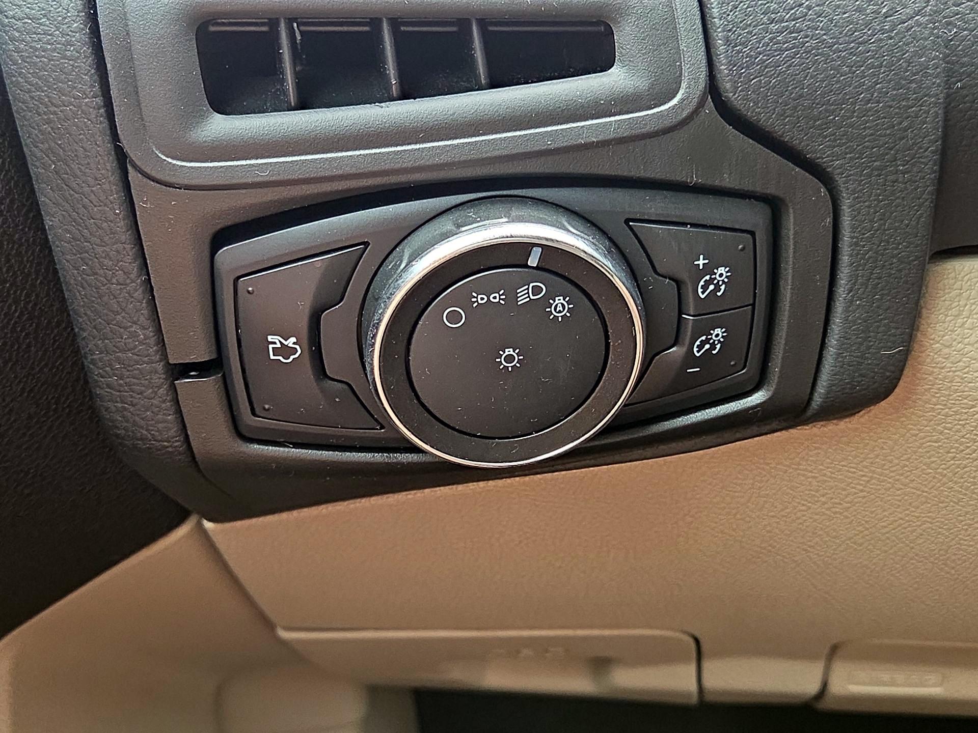 Thumbnail: 2014 Ford Focus - 13