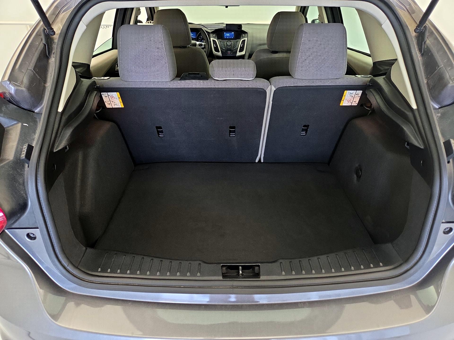 Thumbnail: 2014 Ford Focus - 20