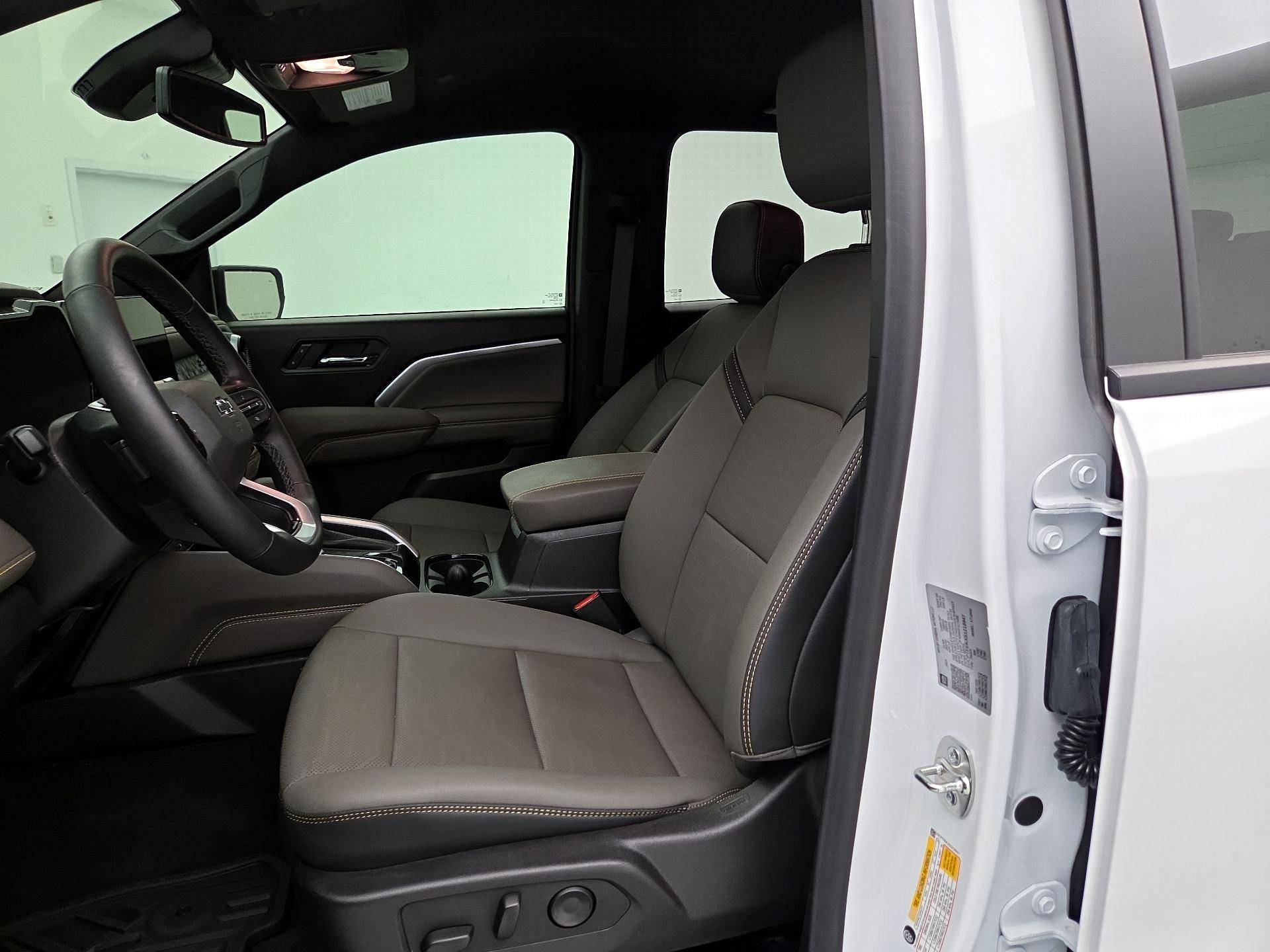 Thumbnail: 2025 Chevrolet Colorado - 11